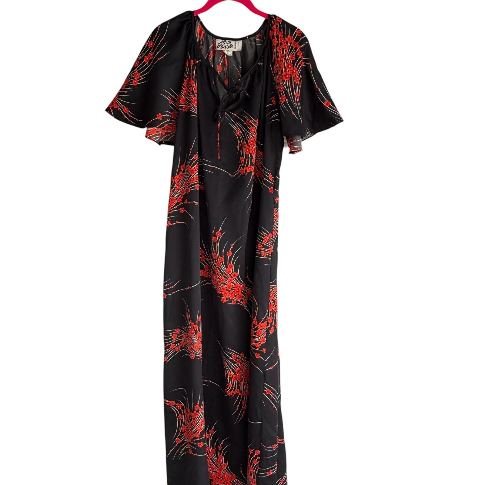VINTAGE HILO HATTIE'S Black and Red Floral Wide Sleeve Ladies Dress, M