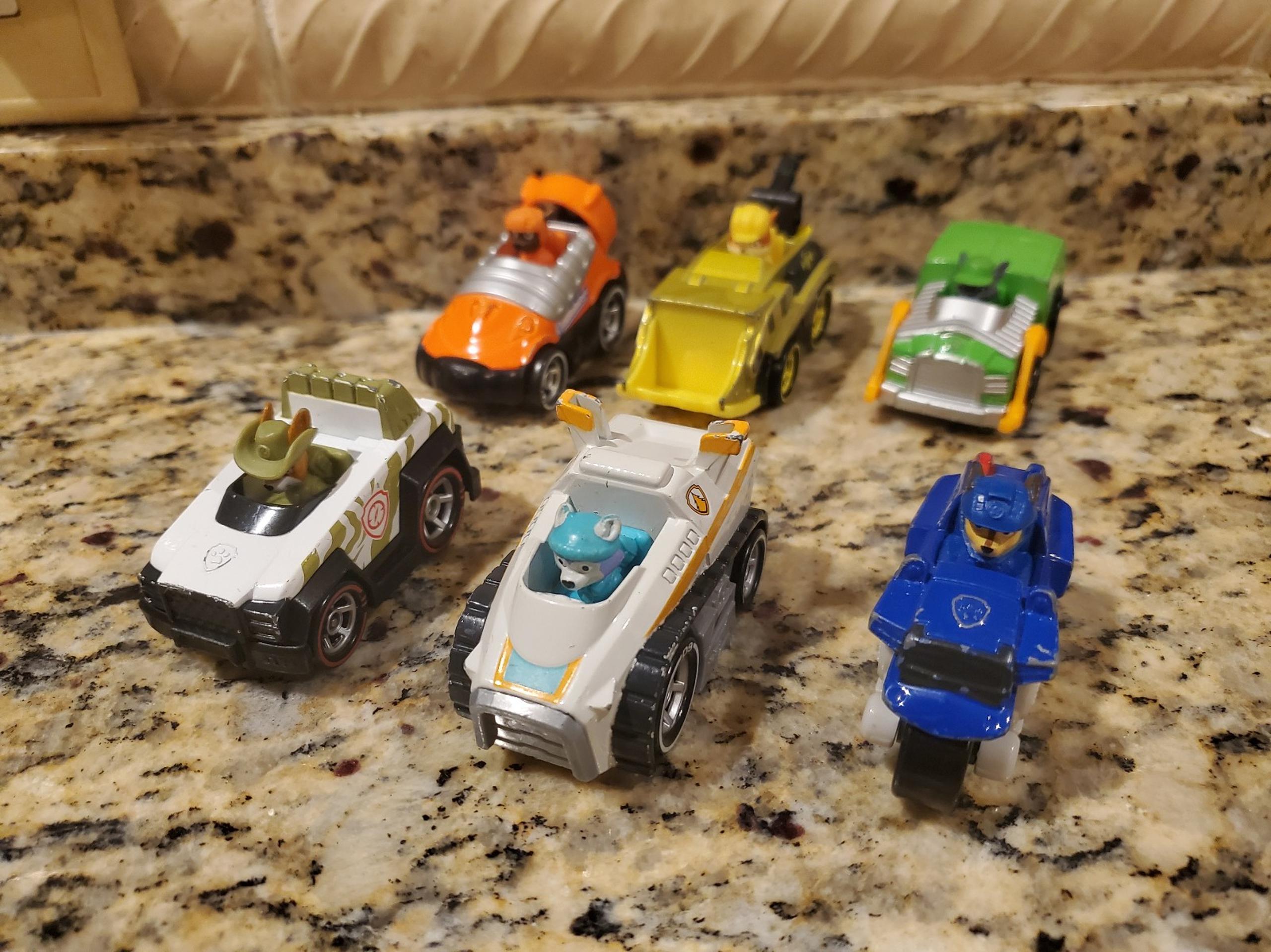 6 PAW PATROL DIE-CAST TRUE METAL EVEREST TRACKER RACERS VEHICLES