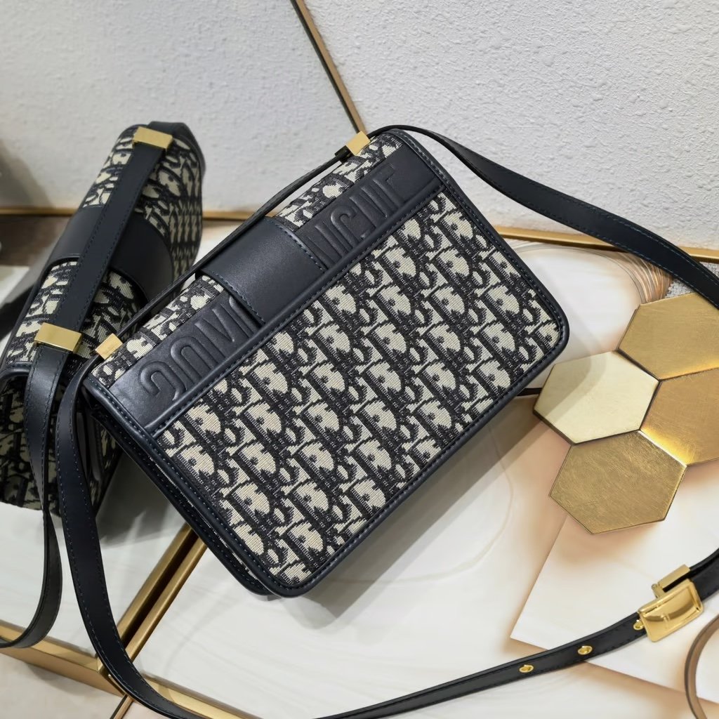Montaigne Bag