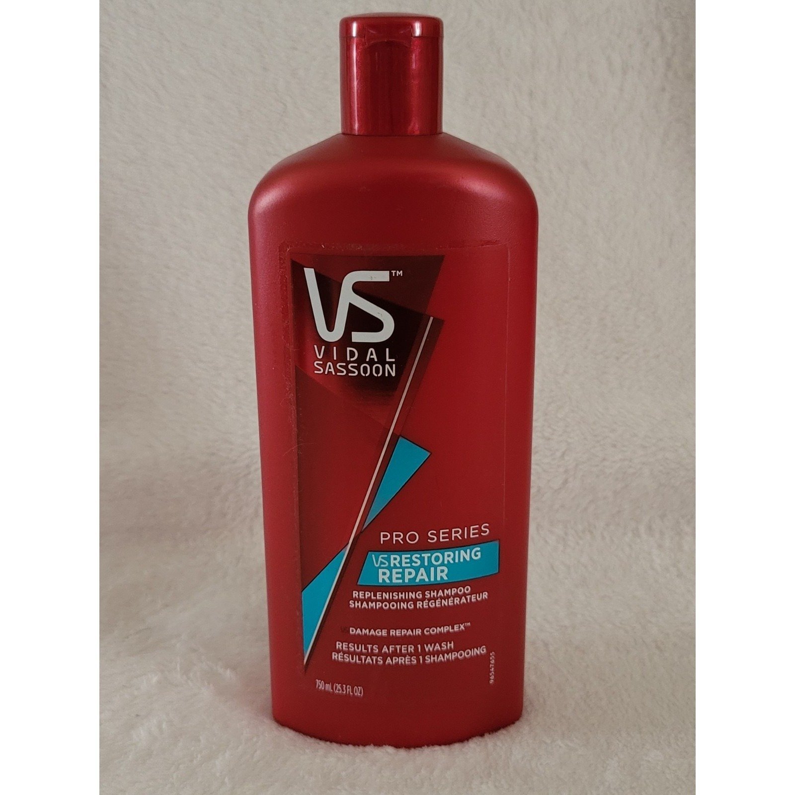 NEW (1) Vidal Sassoon Pro Series Restoring Repair Shampoo 25 oz Discontinued