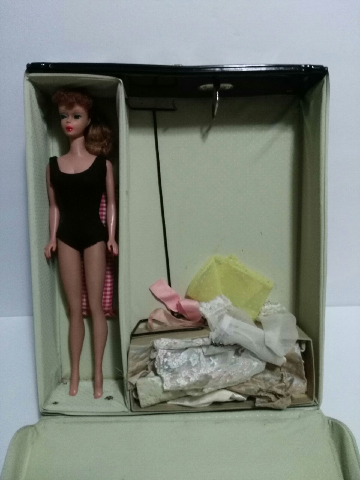 Vintage Ponytail Barbie Doll W/ case