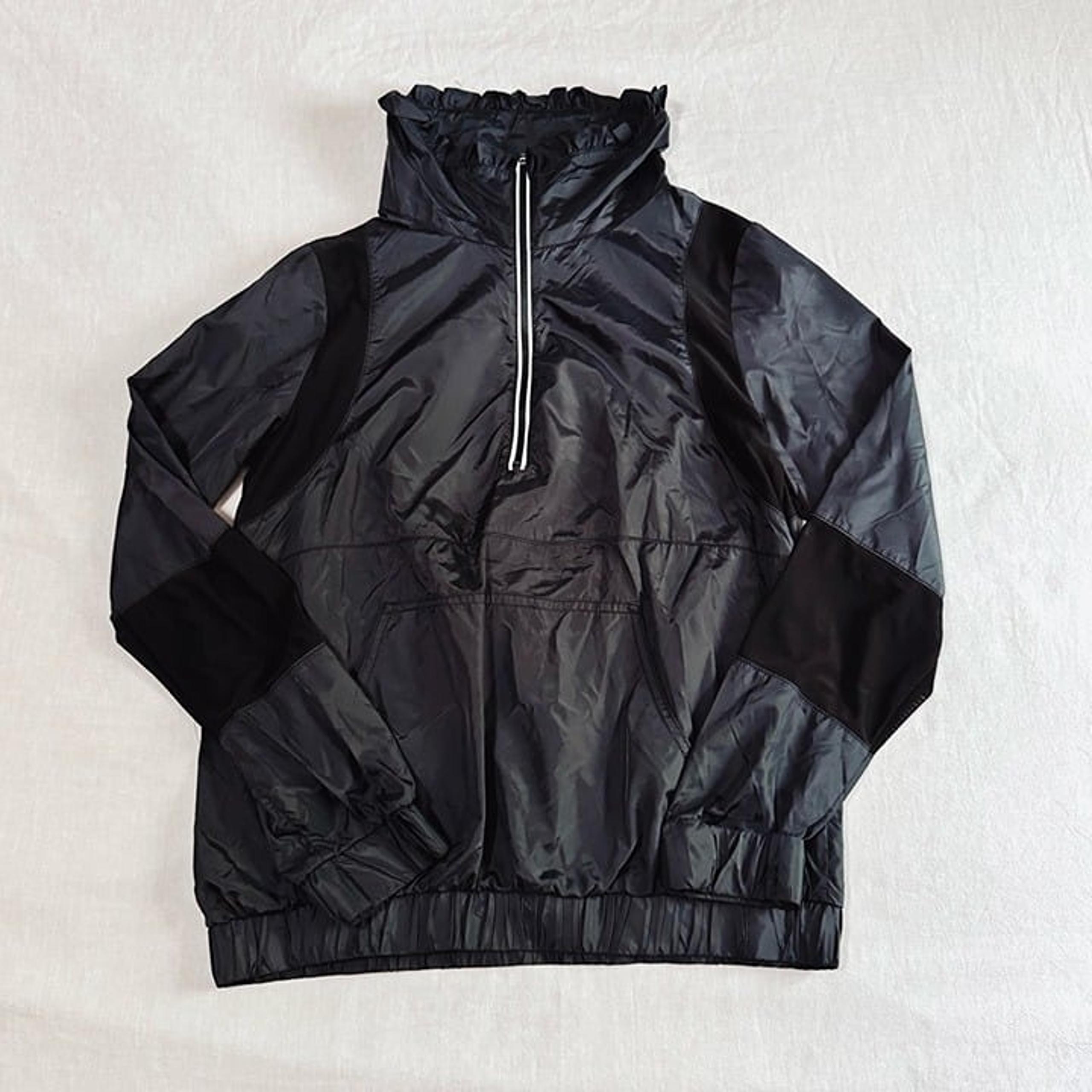 Fabletics Black Ruffle Collar Quarter Zip Windbreaker Mesh Details Women's S