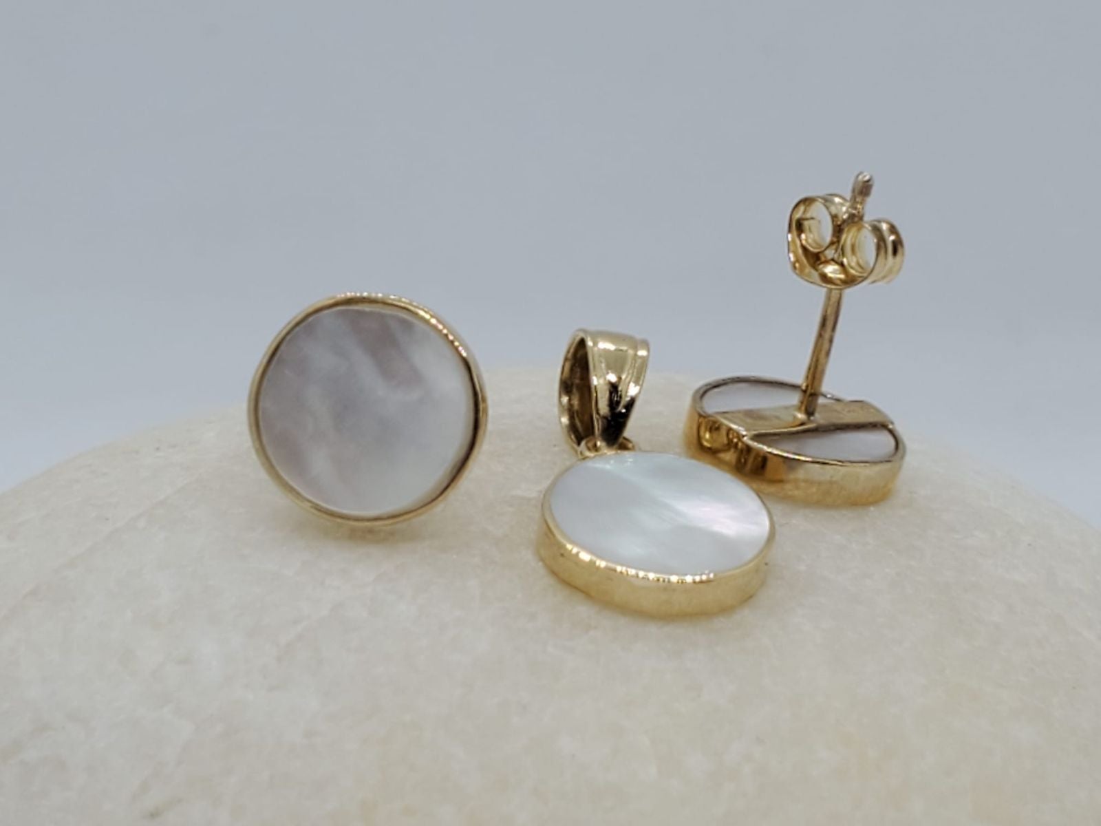 14k Yellow Gold Pendant & Earring Set, Mother Stone, for daily use, they are com