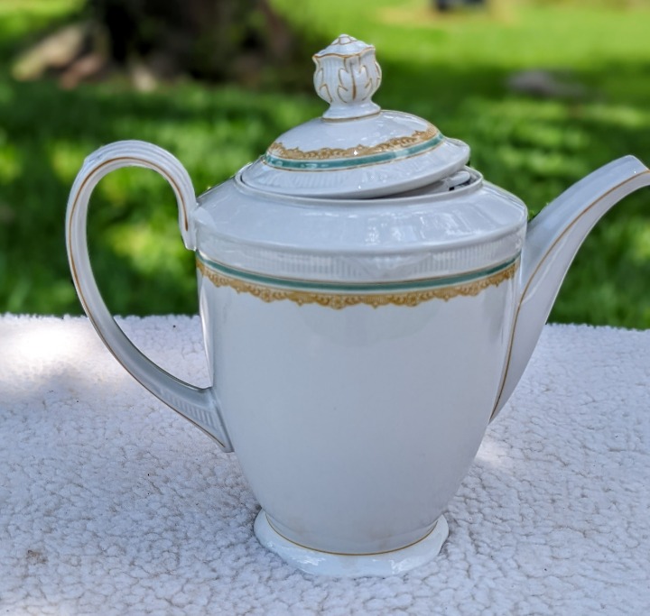 Zeh Scherzer Bavaria Germany porcelain coffee pot.
