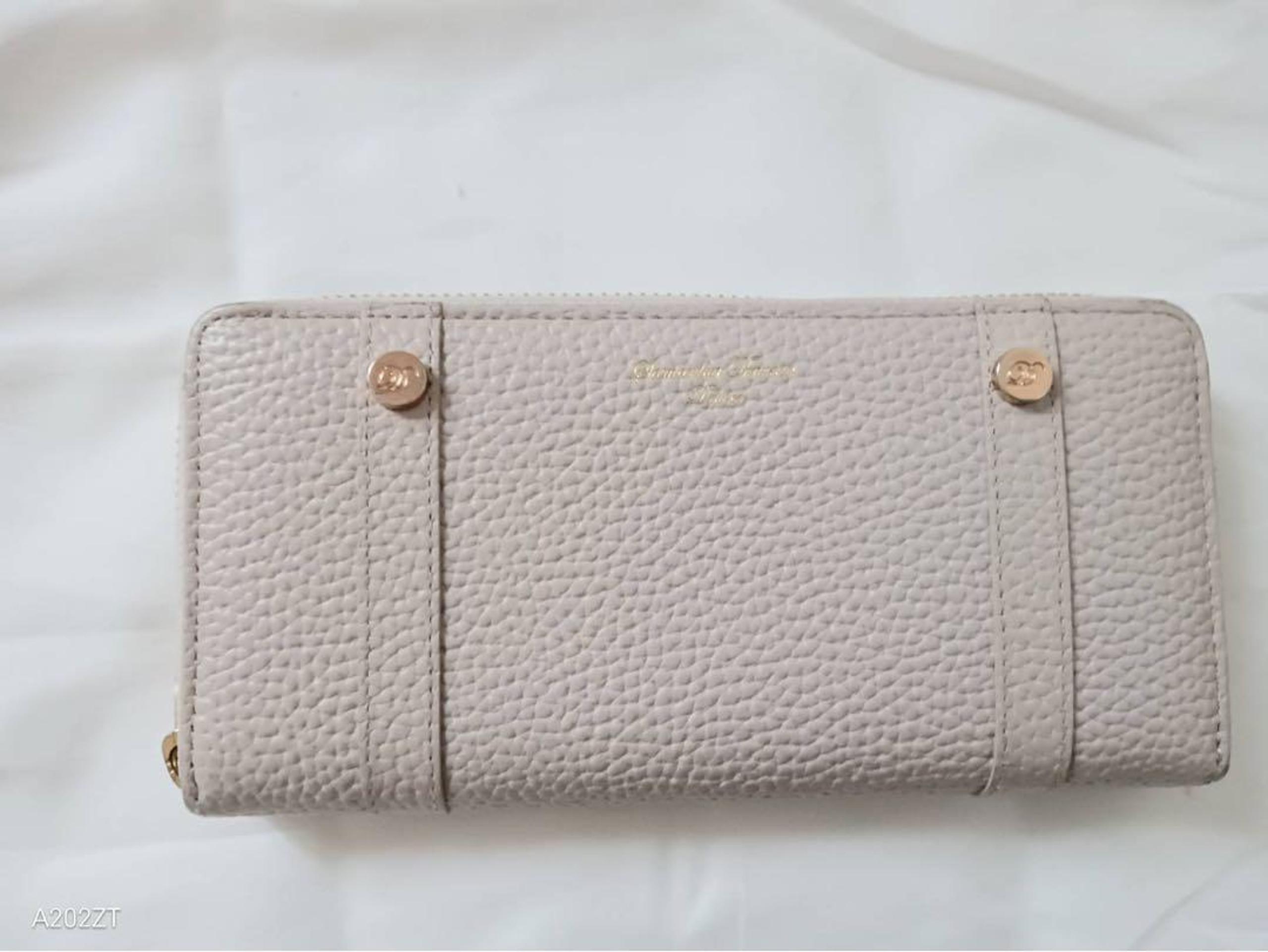 Samantha Thavasa Round Zip Long Wallet