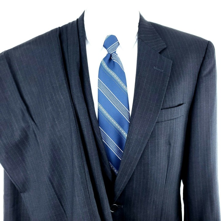 Jos A Bank 42R 2 Button 2 Piece Suit