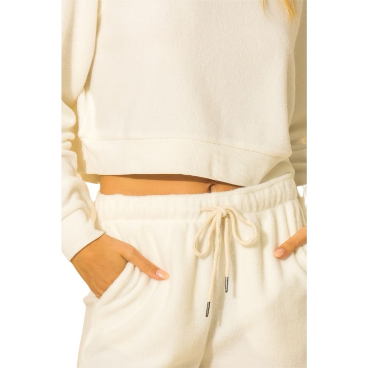 HYFVE WOMENS WHITE WHIP CREAM LONG SLEEVE CROP TOP / MATCHING LOUNGE SHORTS SZ: