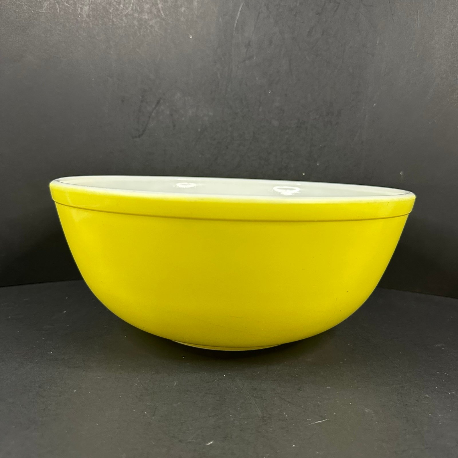 Pyrex Primary Colors Yellow Nesting Mixing Bowl 4 quart #404, Vintage 1950s