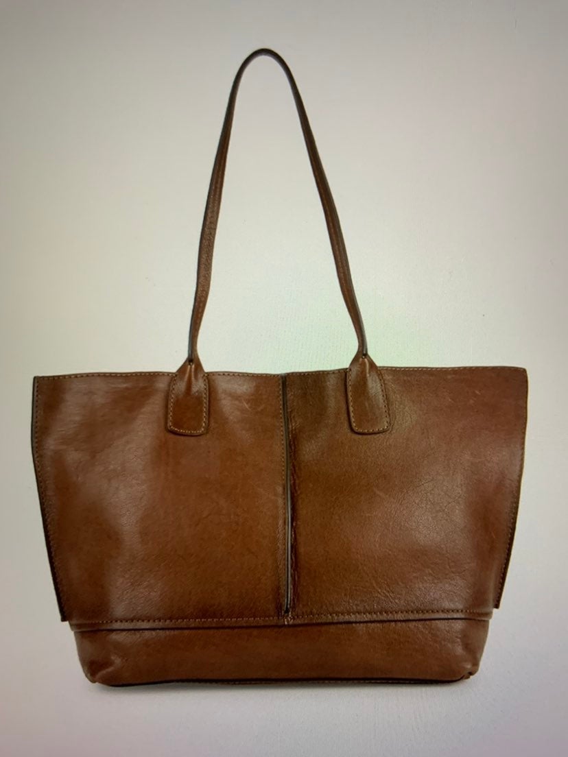 New Frye Lucy Leather Crossbody Bag Clutch Cognac DBO0485 MSRP 228.00 New Frye Lucy Leather Crossbody Bag Clutch Cognac DBO0485 MSRP 228.00