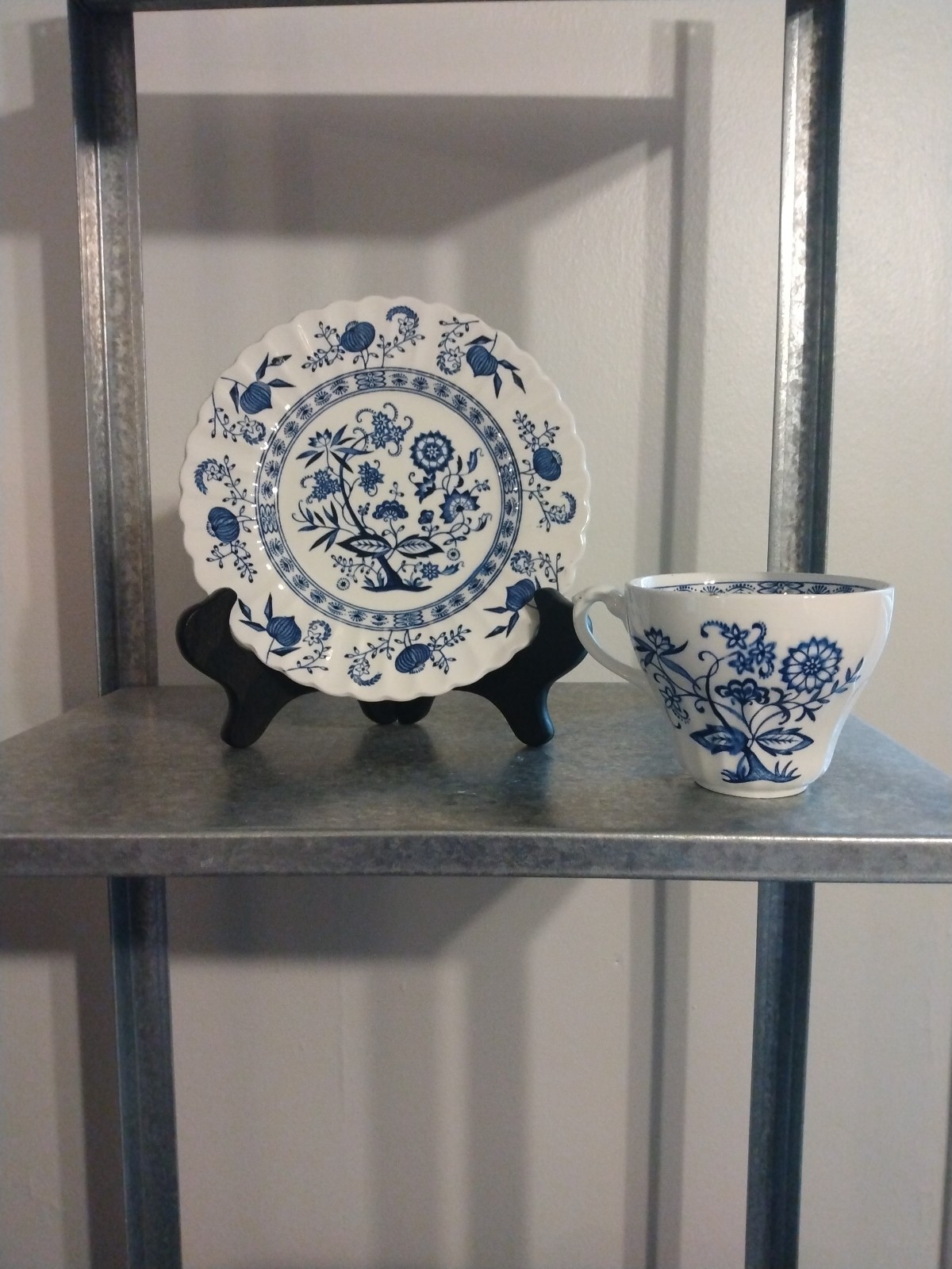 VTG J&G Meakin Teacup & Saucer