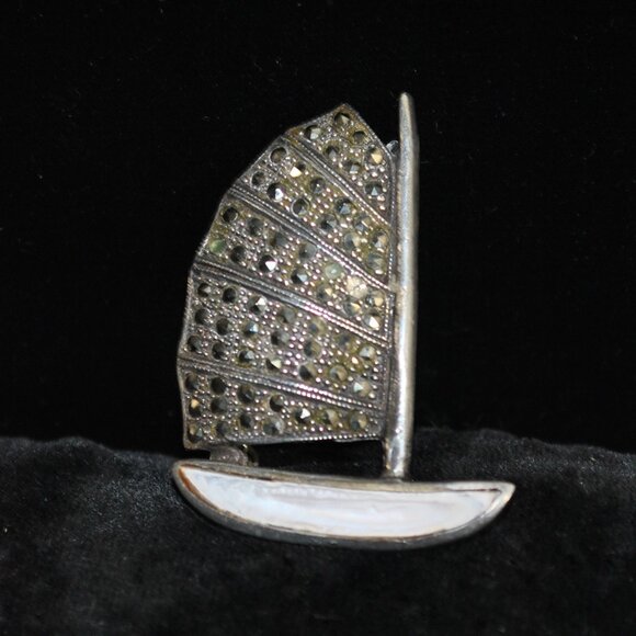 Vintage ND 925 Sterling Silver Marcasite Sailboat Brooch with Pearl Shell
