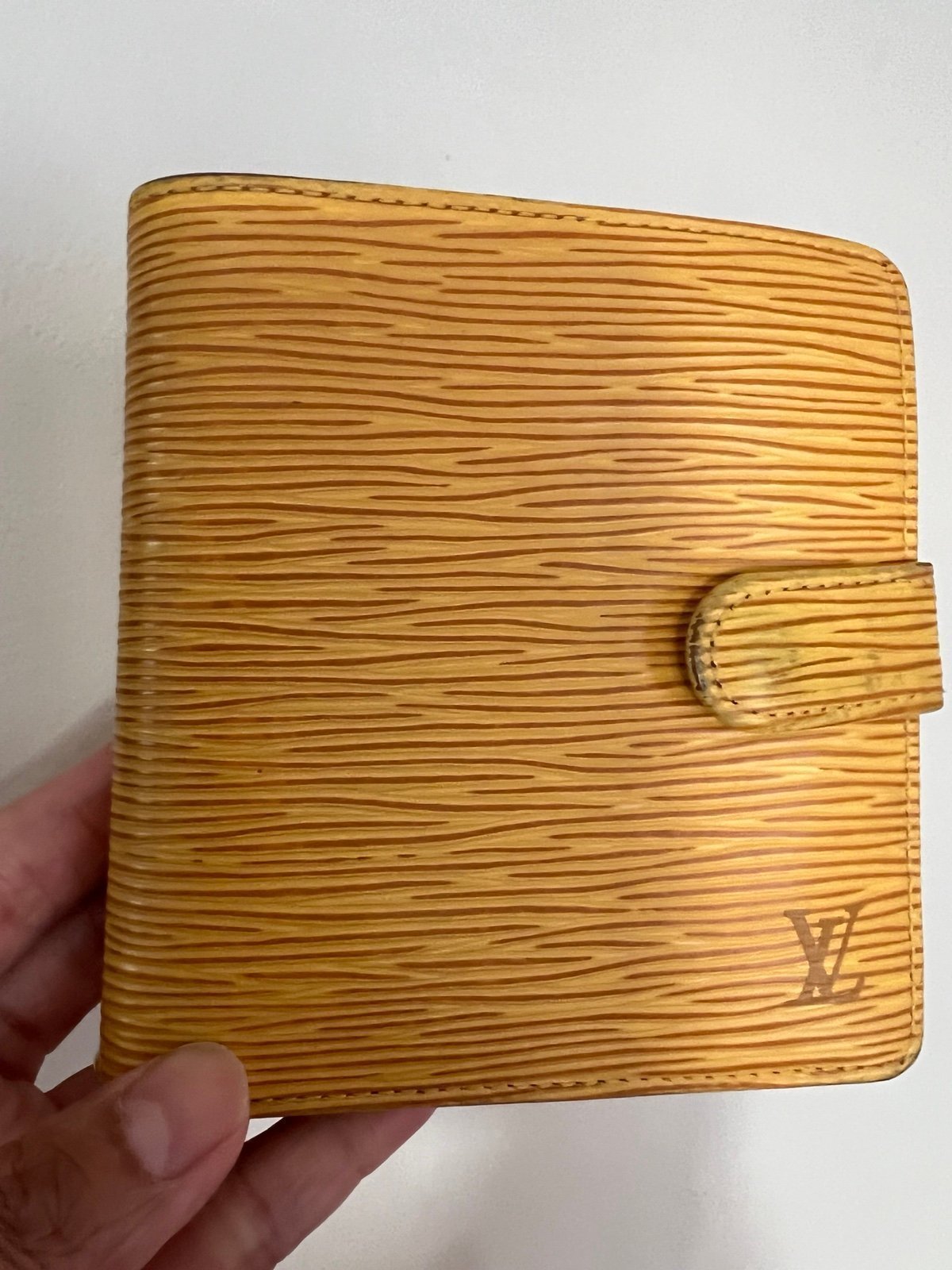 Louis Vuitton Epi wallet