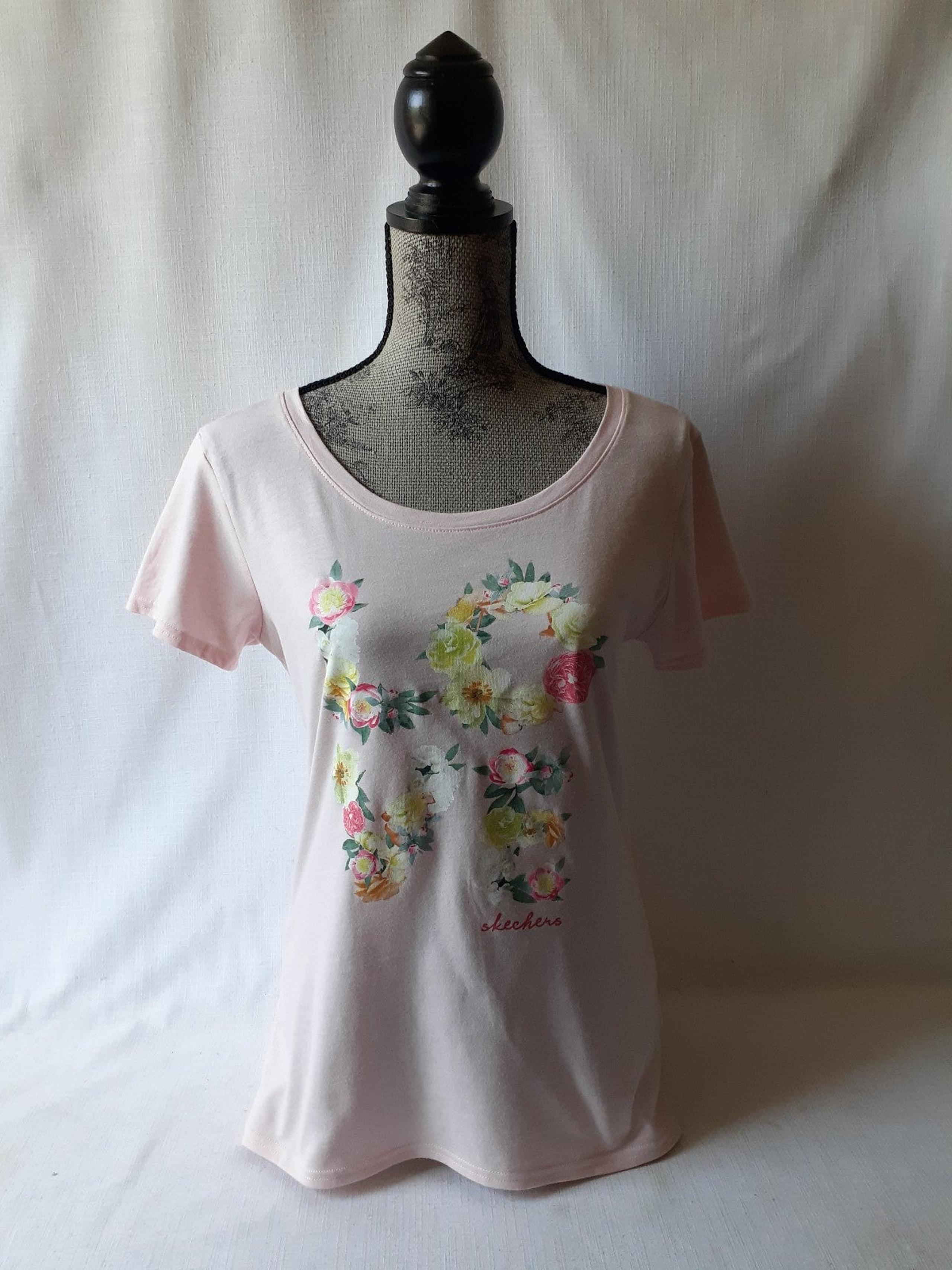 Skechers women's pink"LOVE" floral print short-sleeve top size M