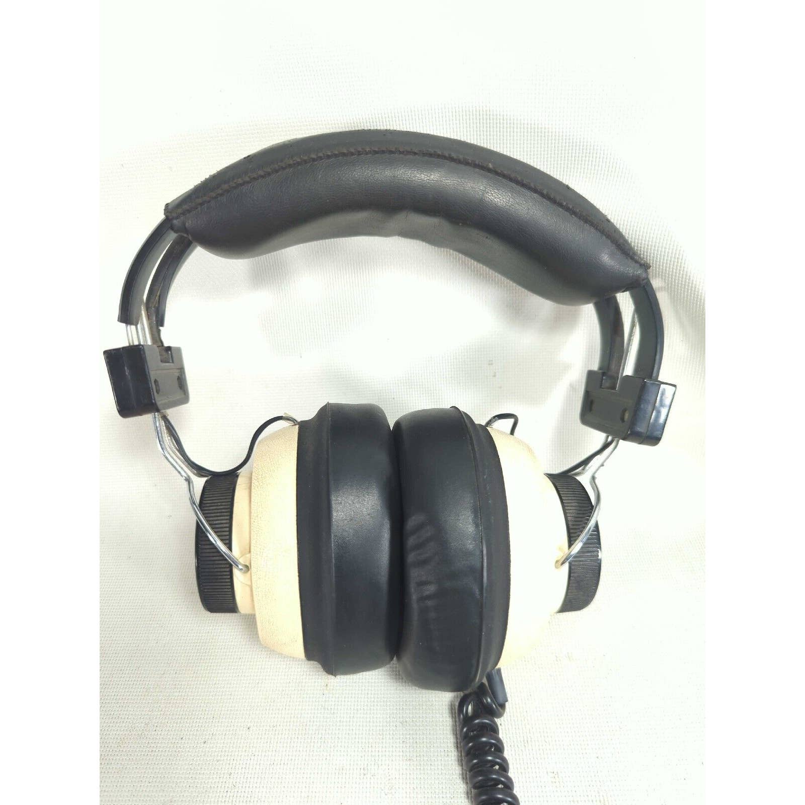 SOUNDESIGN Stereo Headphones Model 337 8-OHM Impedance Volume Control Padded