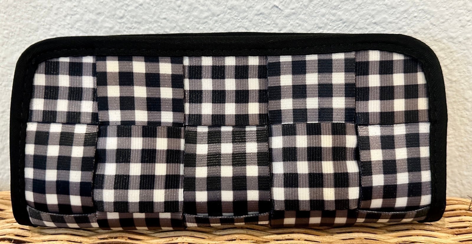 Harveys Seatbelt Bags Large Clutch Wallet - Black & White Gingham