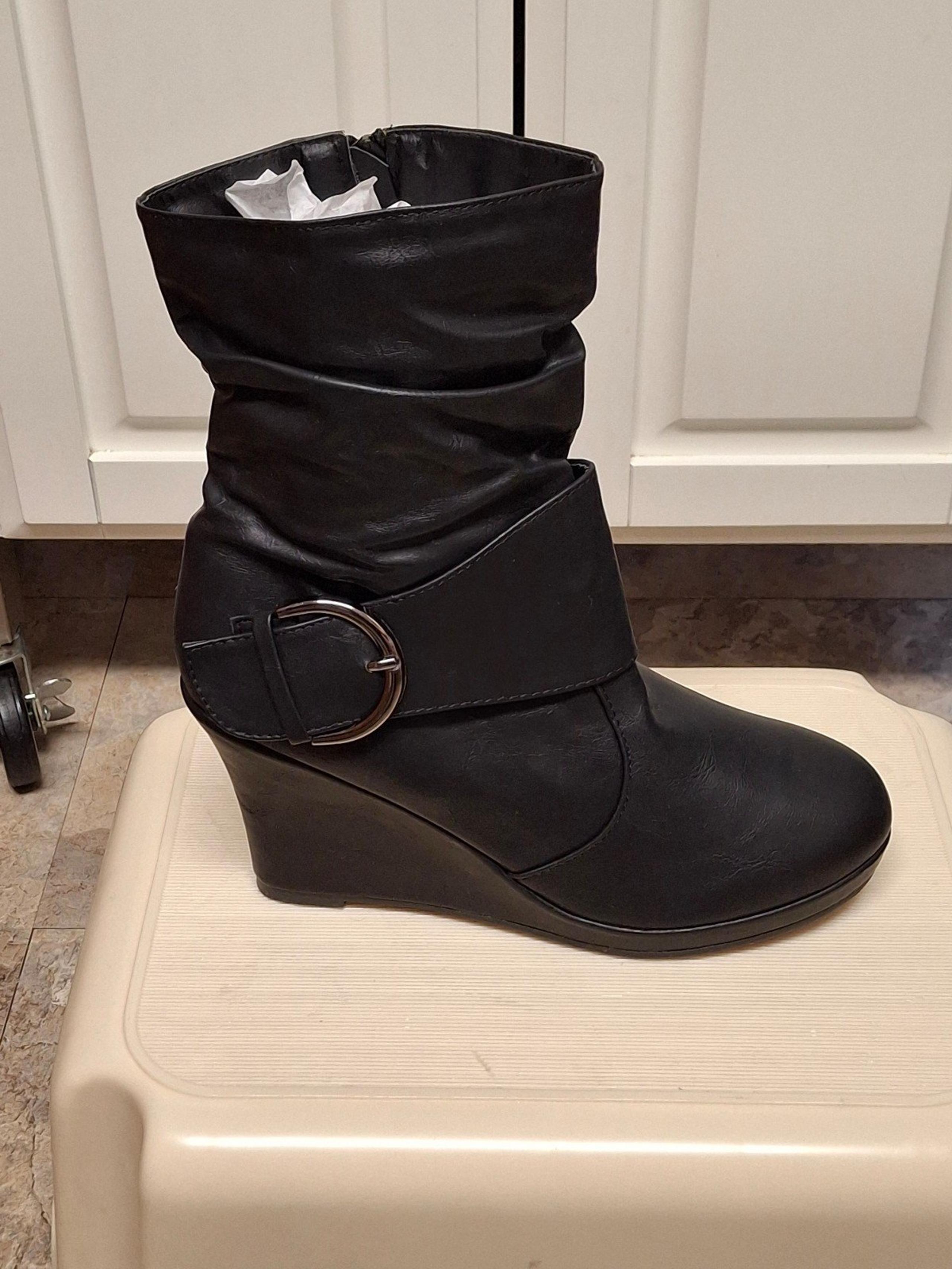 New Women's Tunas-99 stylish wedge ankle bootie w/buckle Accent-blackSize 10