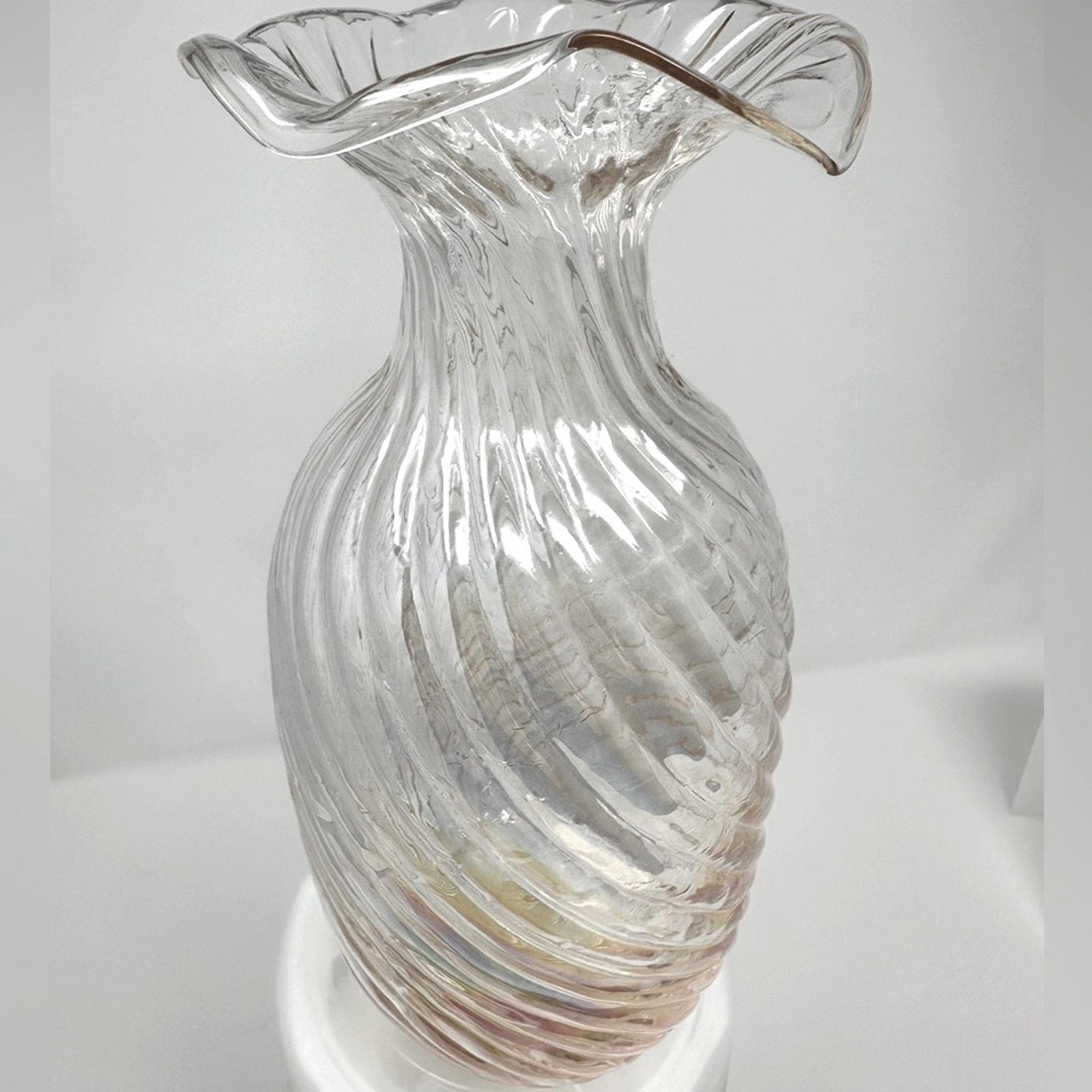 VTG Silvestri Iridescent Opalescent Swirl Ribbed Mouth Blown Glass Vase Abstract