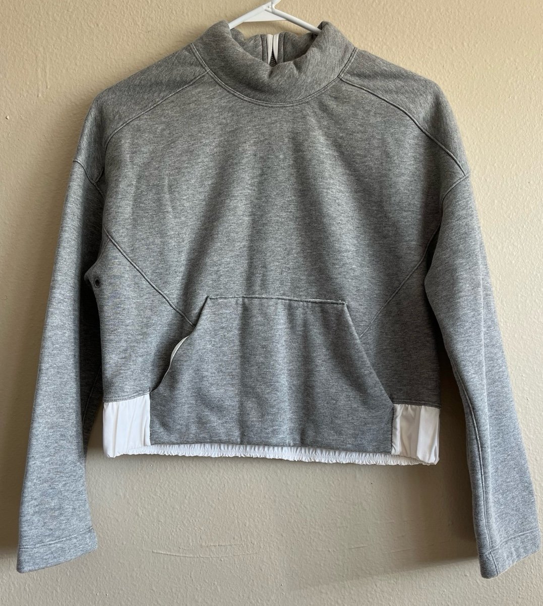 Lululemon cropped sweater NWOT size 6