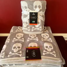Caro Home Halloween Gray/White Skull Crossbones Bath Hand Towel Set of 3-NWT