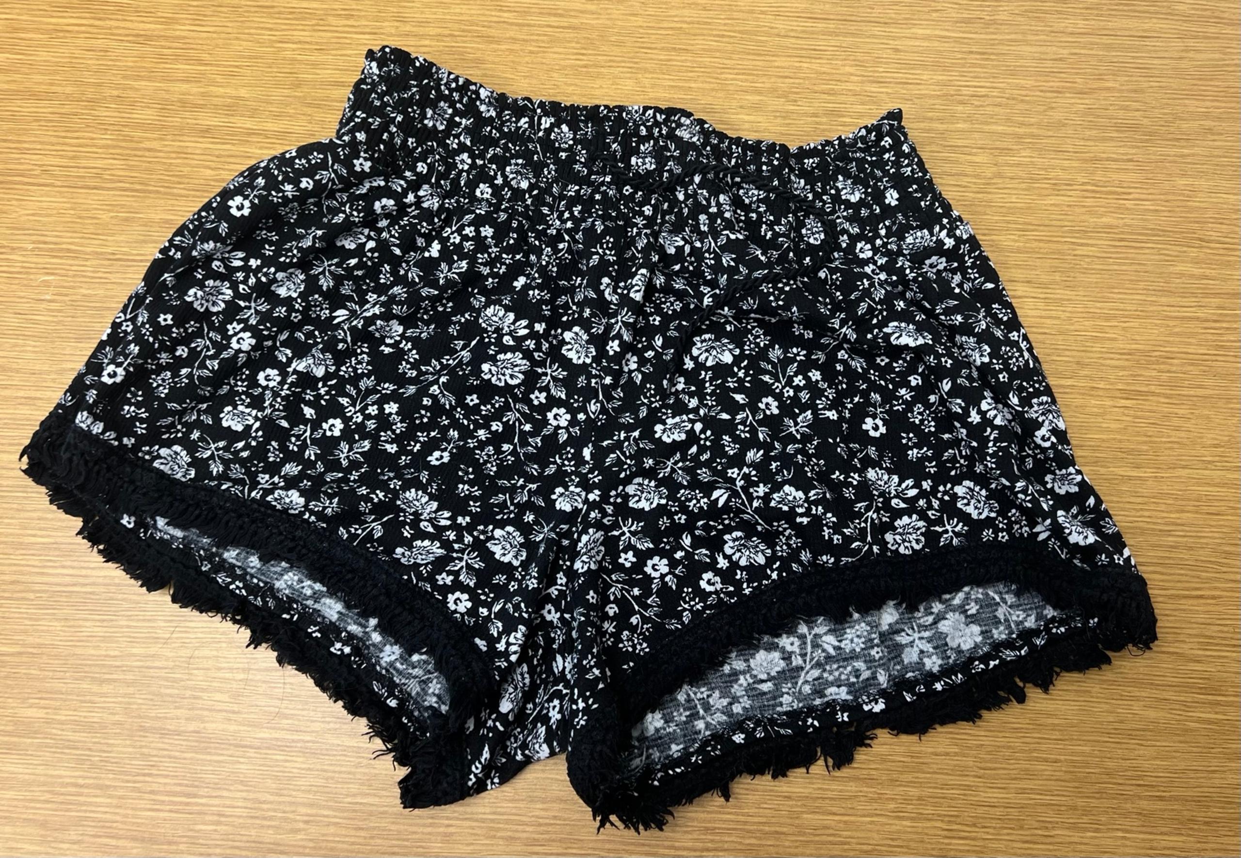 Floral ruffle women shorts