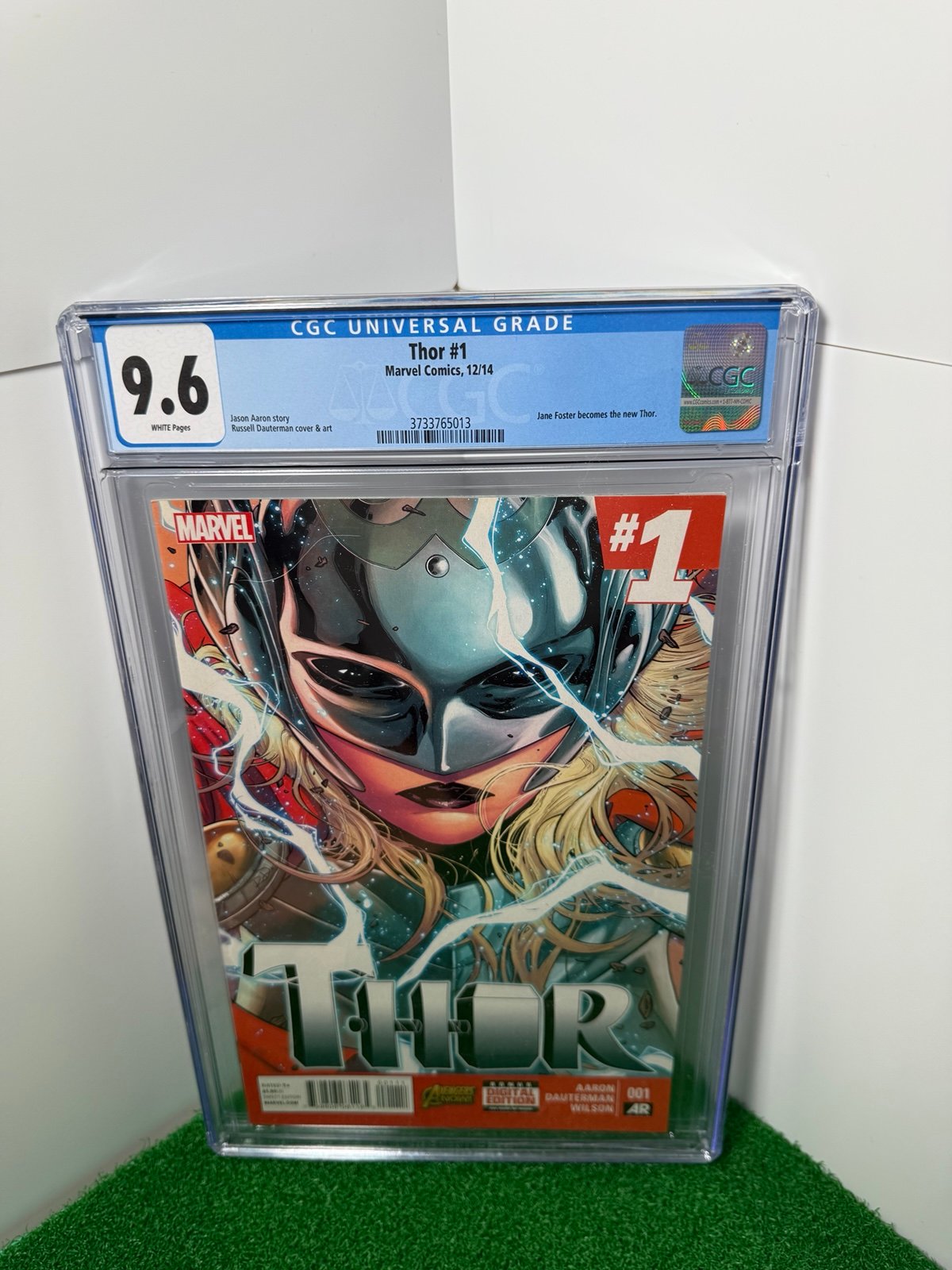 THOR #1 CGC 9.6 Jane Foster becomes New Thor Marvel 2014