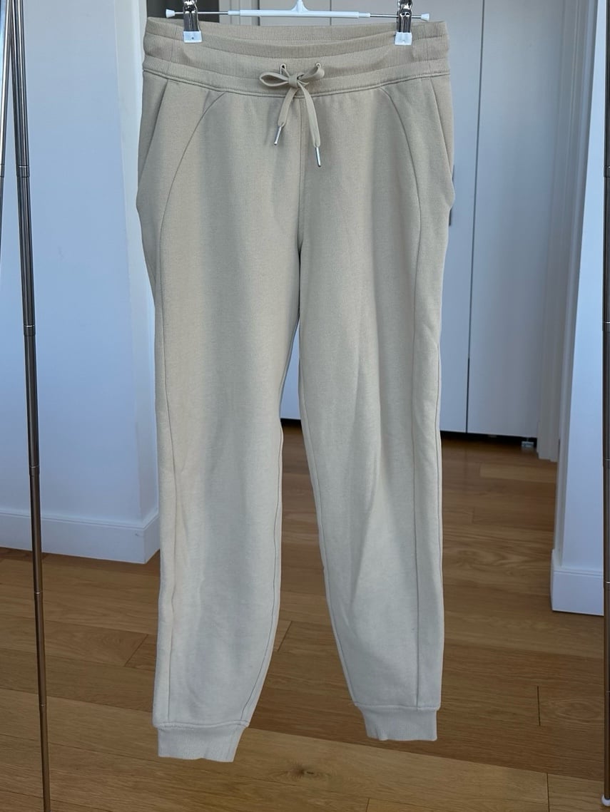 Lululemon Joggers - size 6
