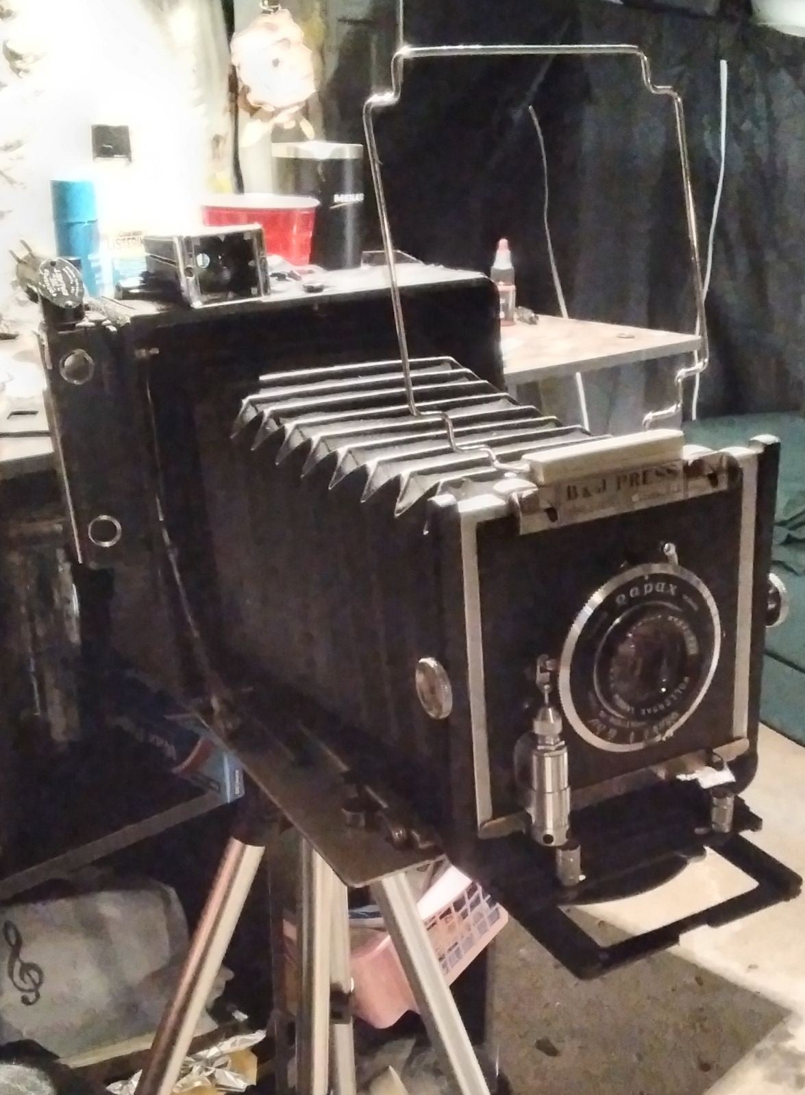 Burke and James speed press 4×5 camera made in Chicago in the 1940s revolving ba