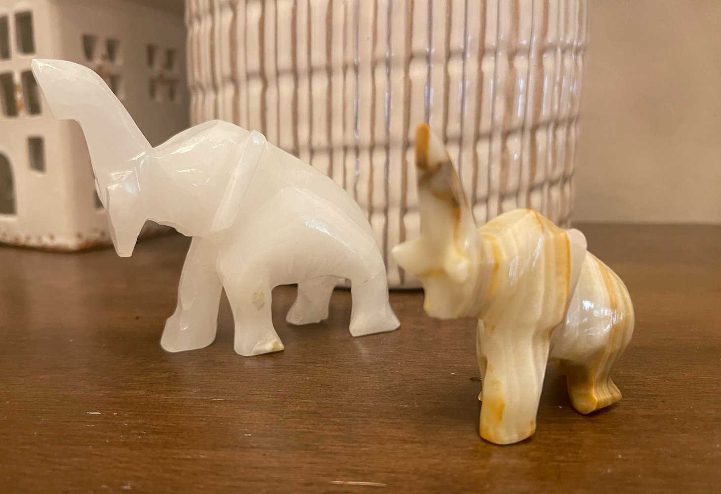 HandCarved onyx elephant pair