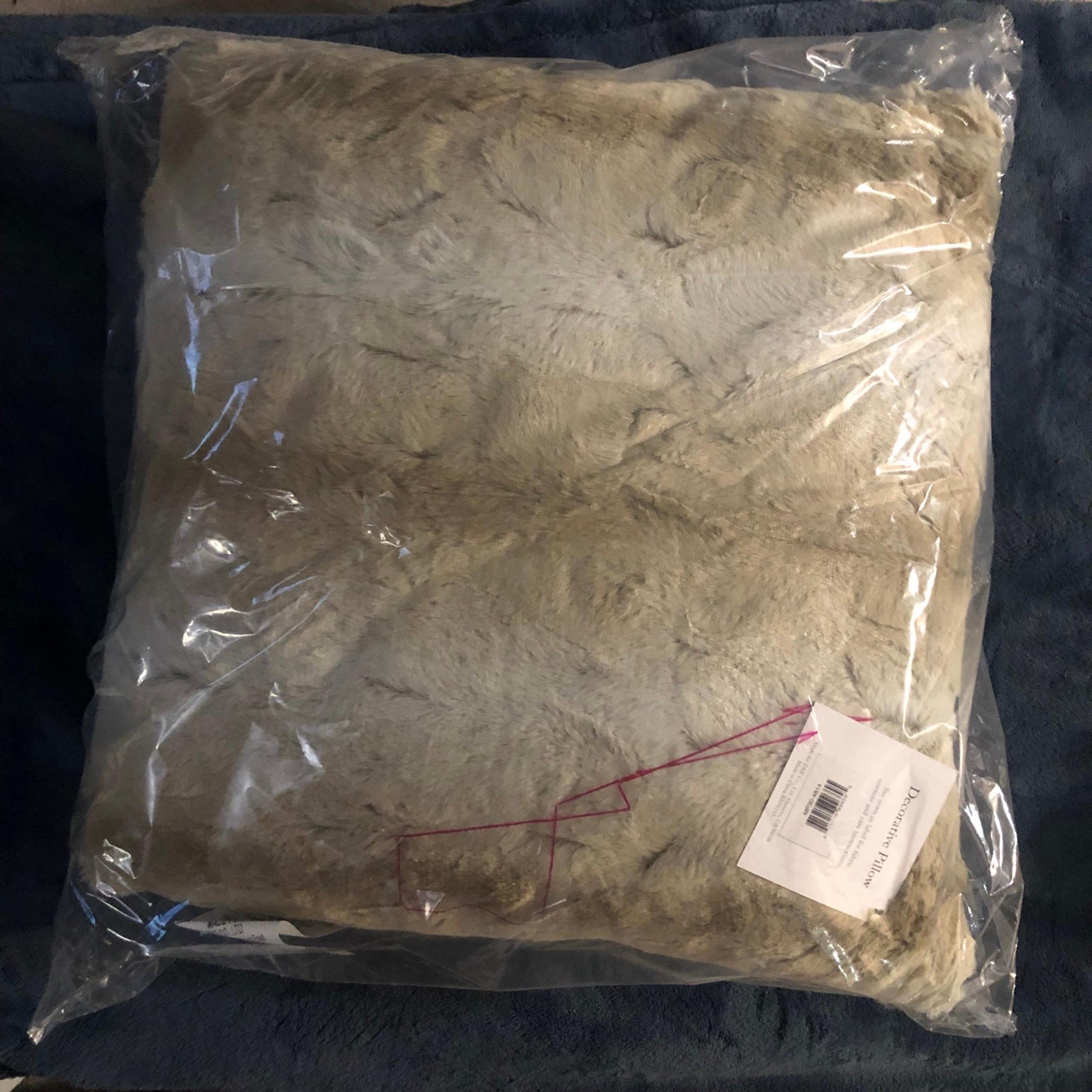 Madison Park Zuri Throw Pillow MINK Faux Fur Ombre Stripe Soft Plush 20"X20" NWT
