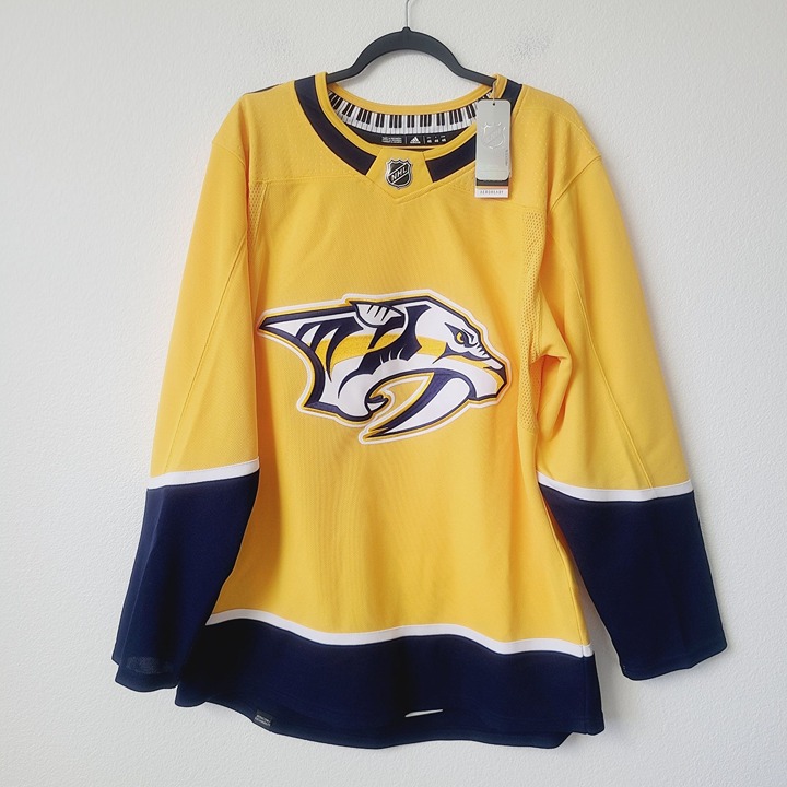Adidas NHL Nashville Predators Authentic Jersey GT5638 Size 46 Yellow