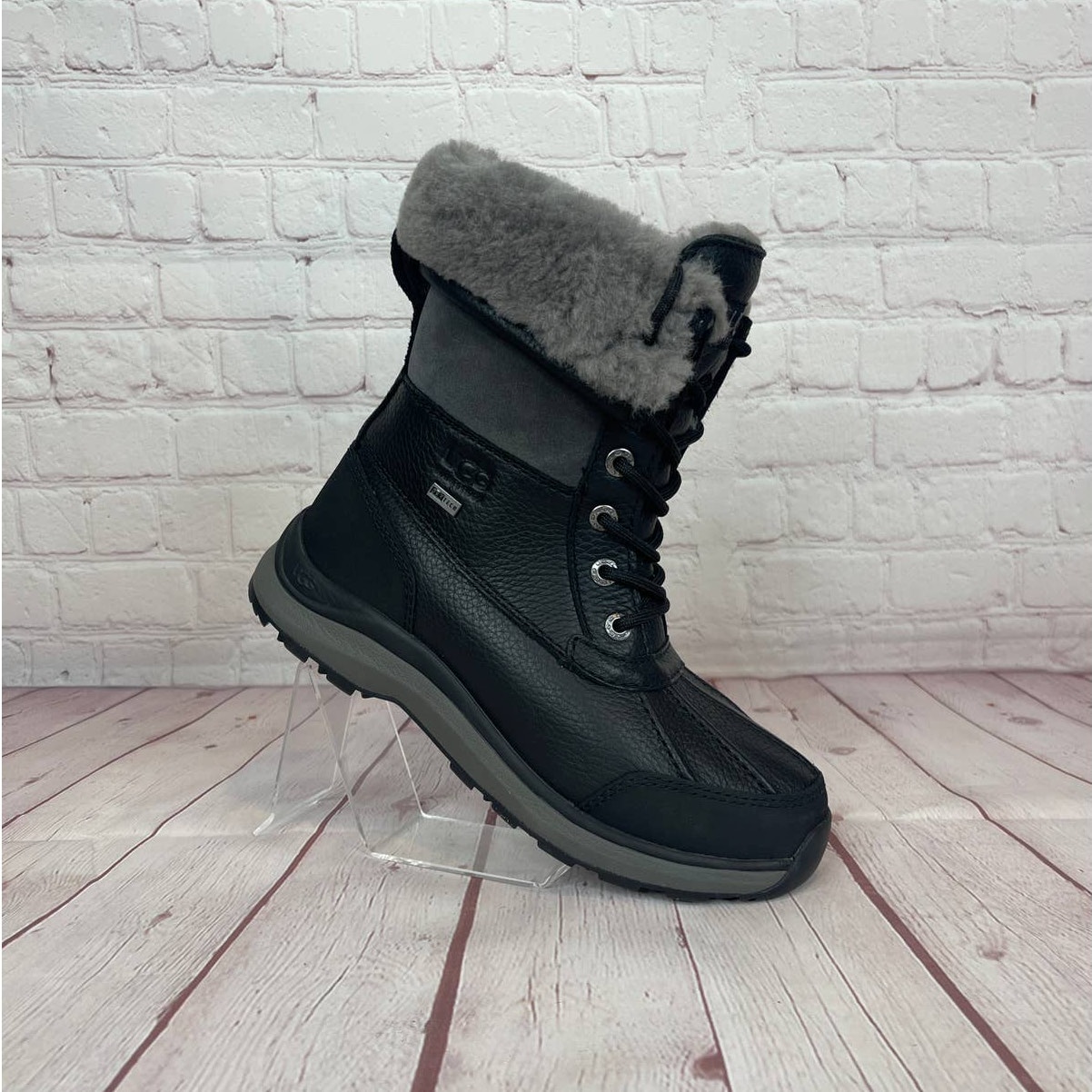 Ugg Adirondack III Waterproof Snow Winter Boots Women’s Size 6 (S/N 1095141)
