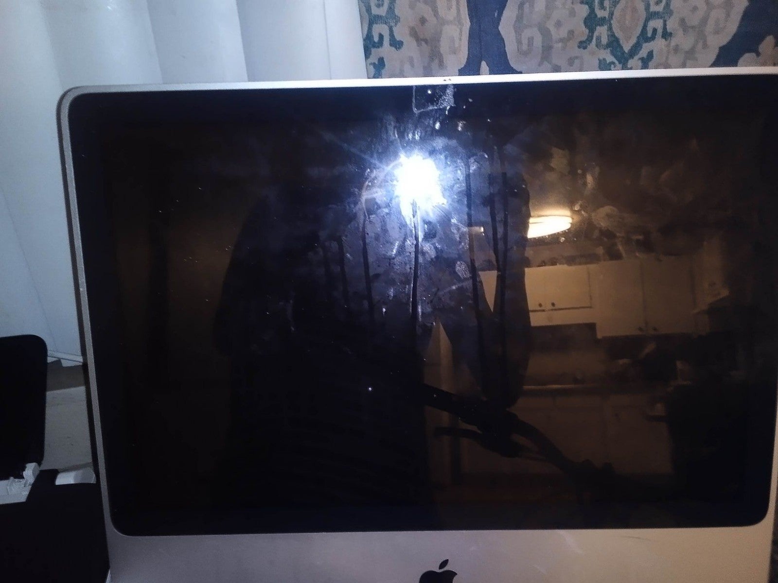 Preowned imac Apple 20 desktop early 2009