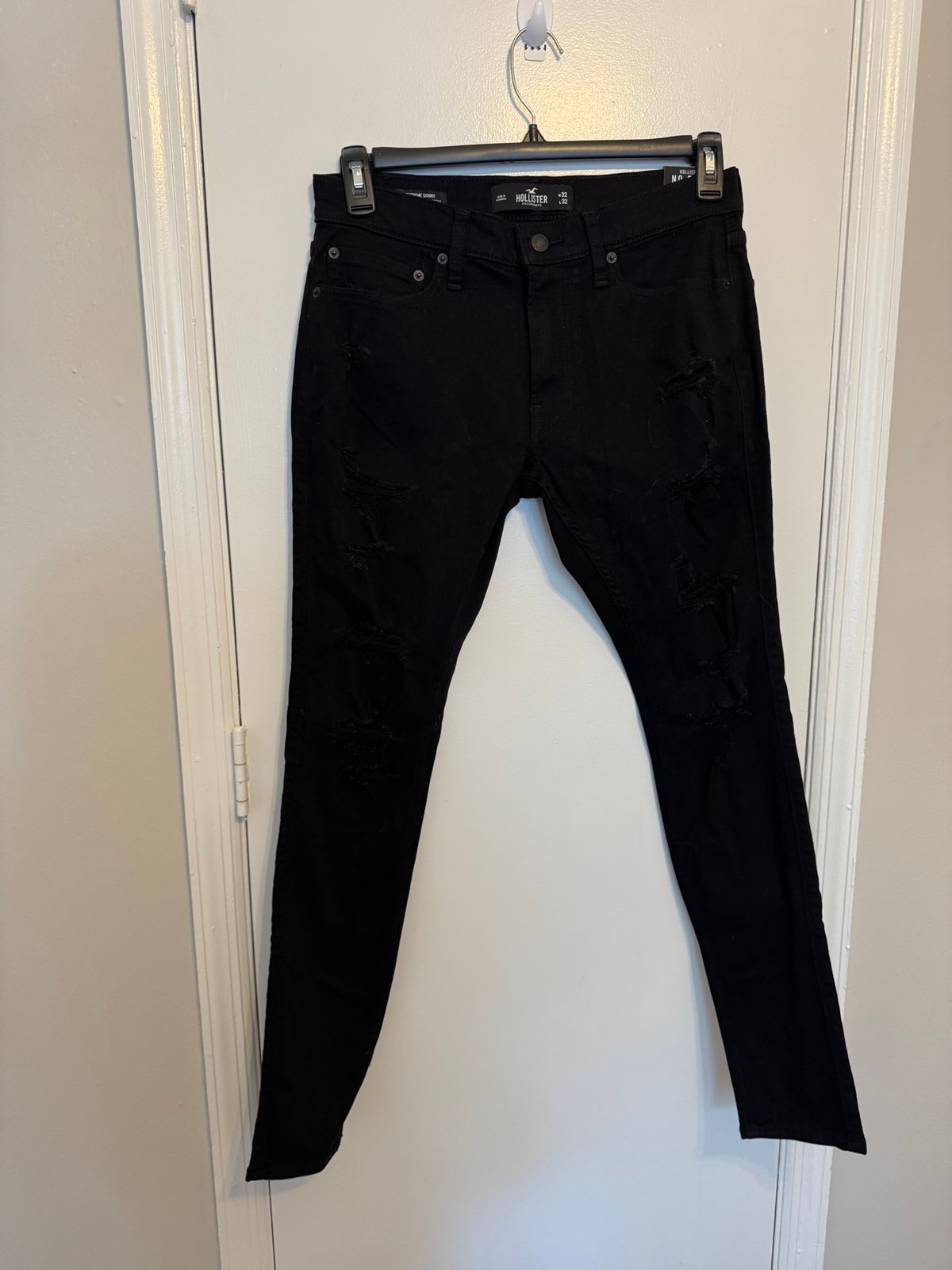 Hollister BLACK NO FADE Ripped extreme SKINNY JEANS W32 L32