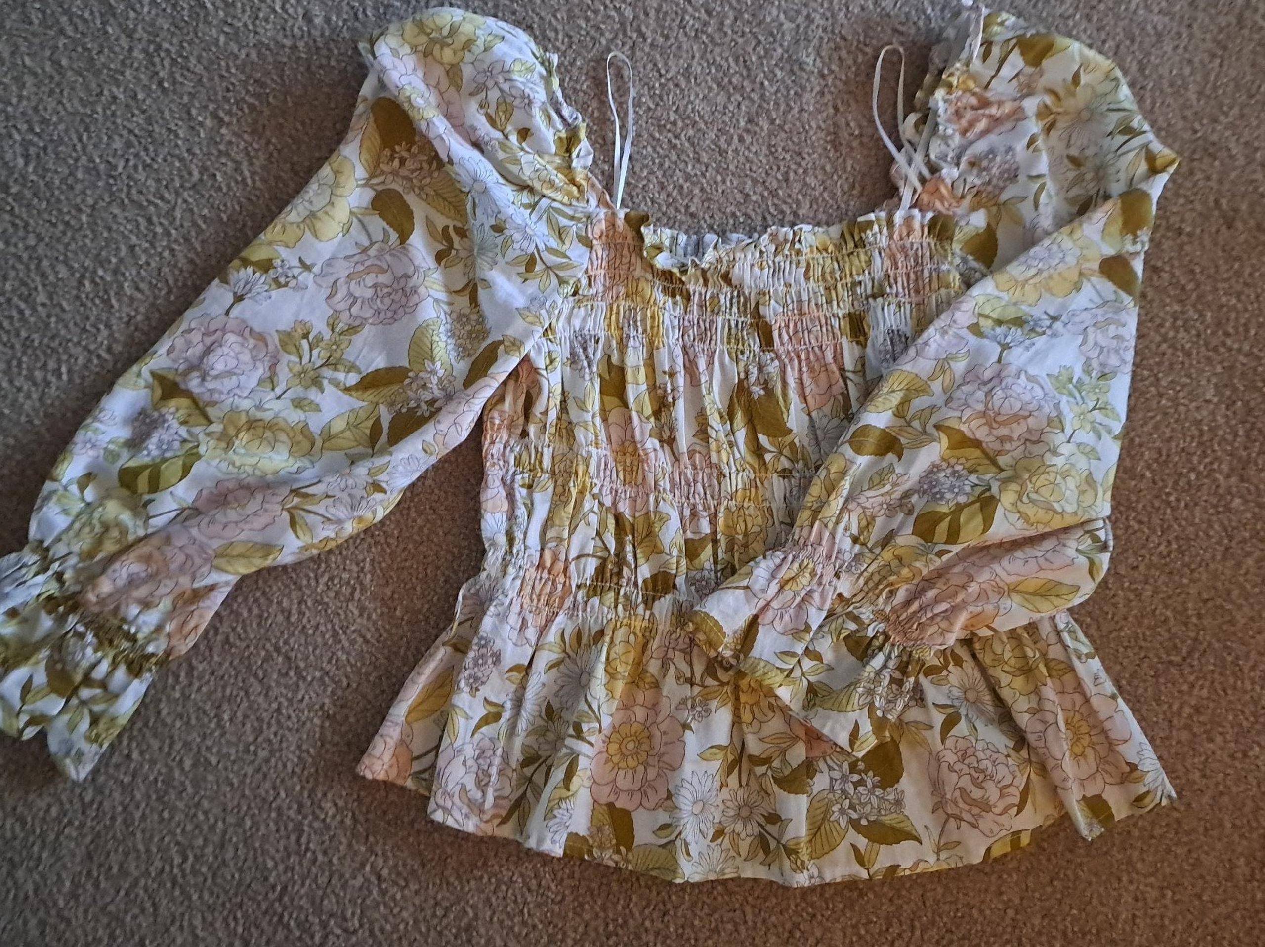 Women's blouse Who What Wear brand  size S in great condition