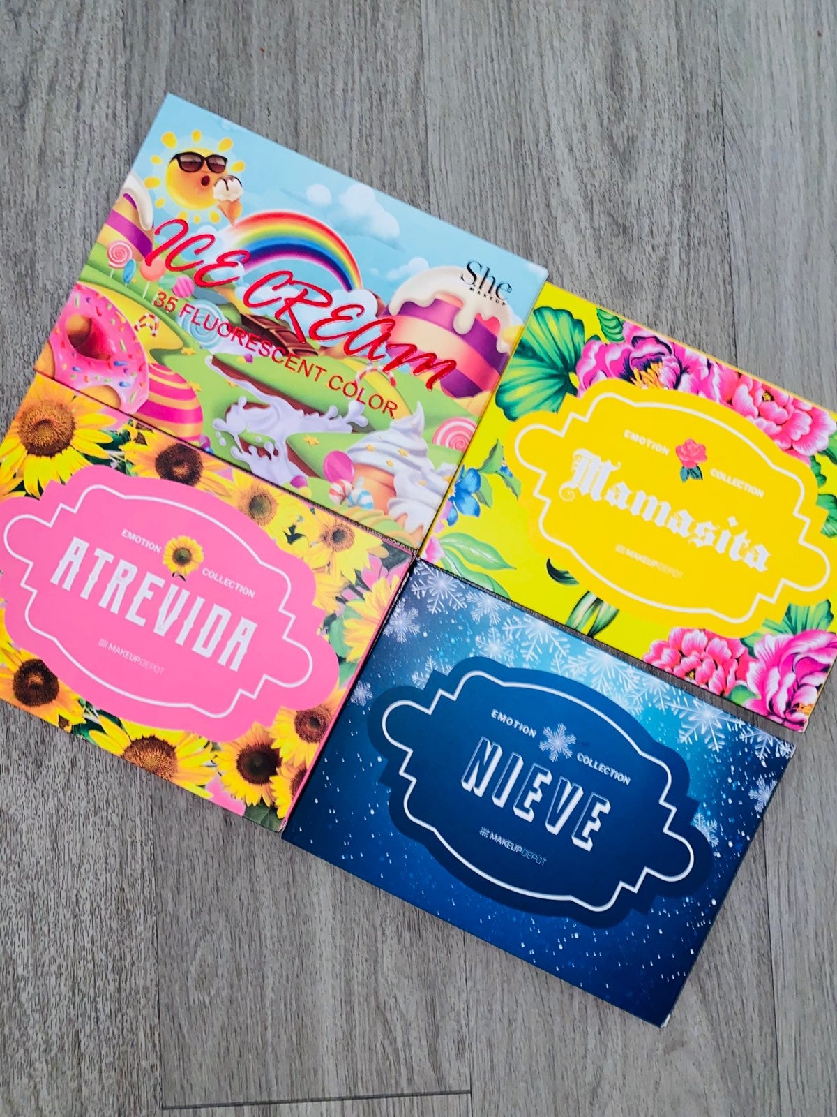 Makeupdeot Collection Eyeshadow Palette