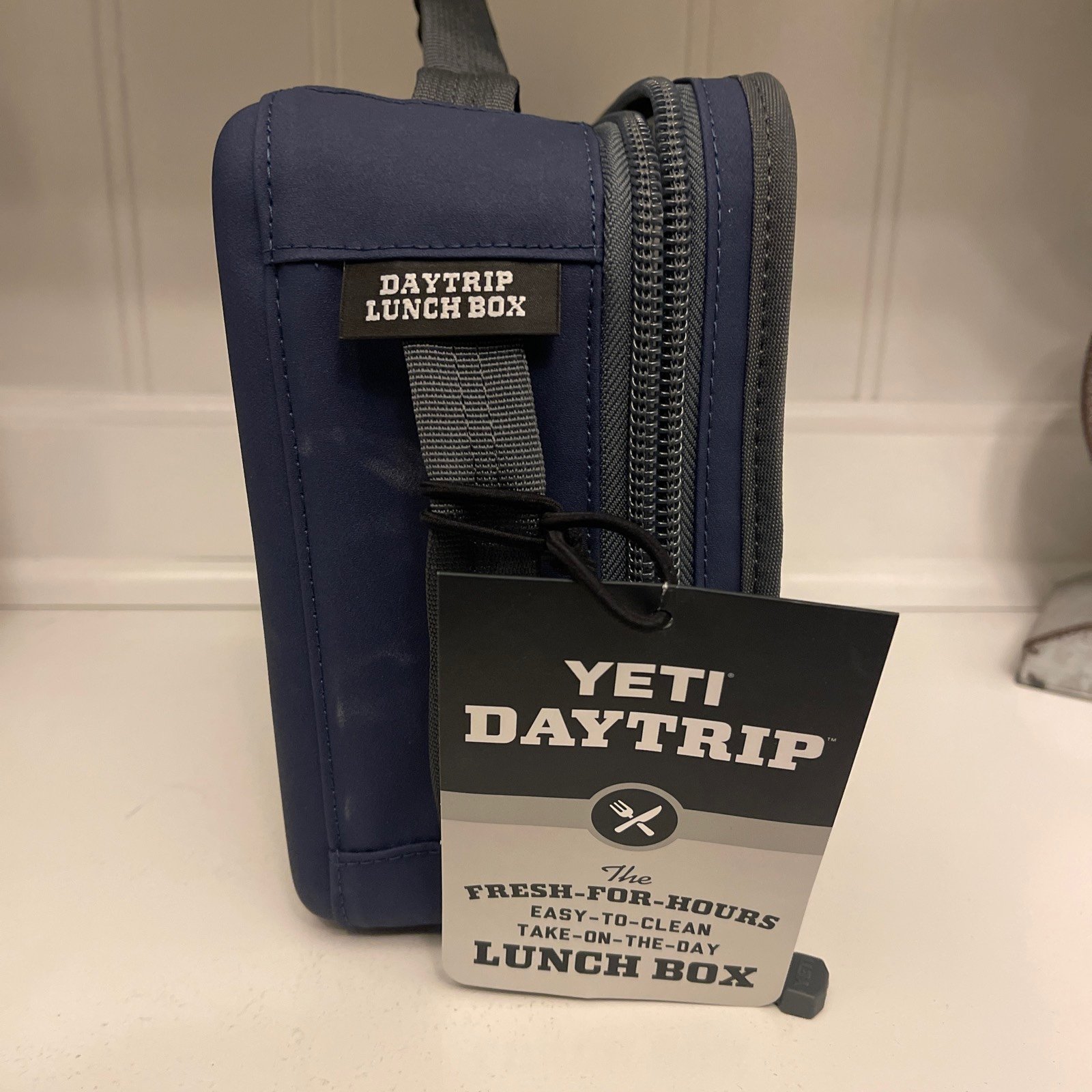 Yeti Daytrip Lunch Box - Navy shops