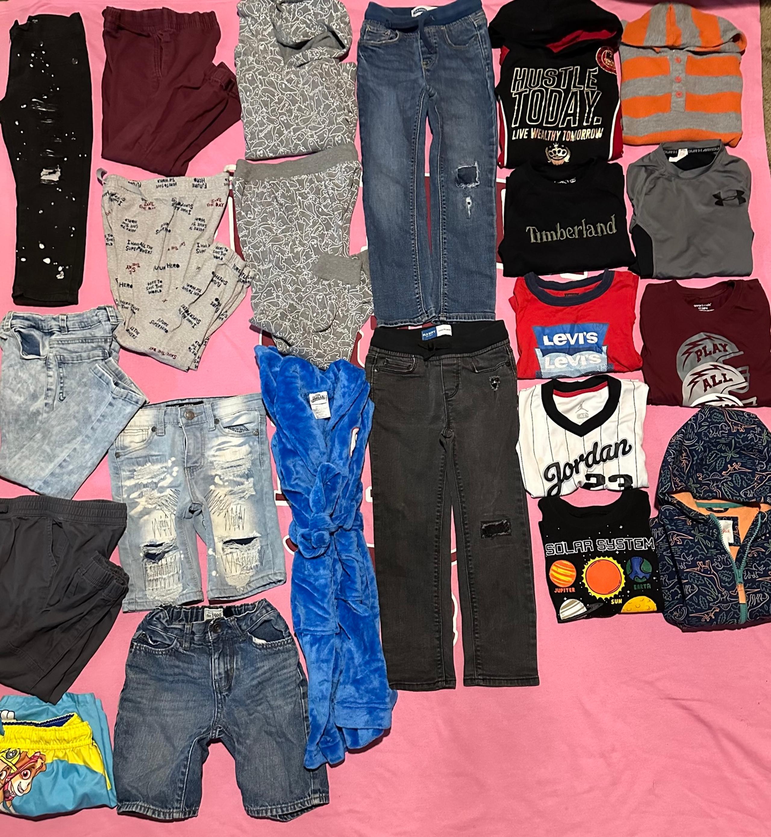 22Pc Boys Old Navy , etc. Bundle size 4t, 5t & 5
