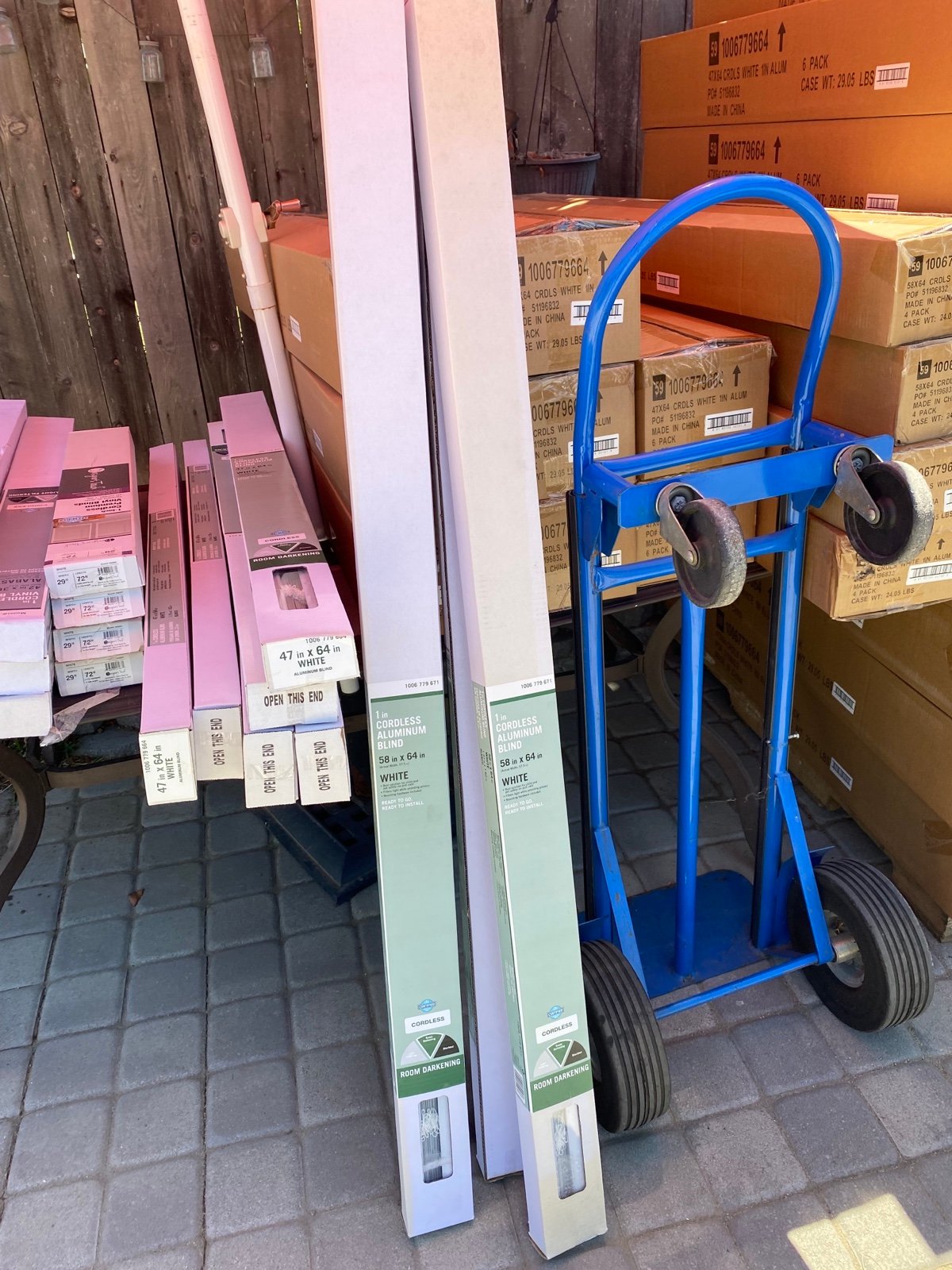 1” cordless aluminum mini blinds White