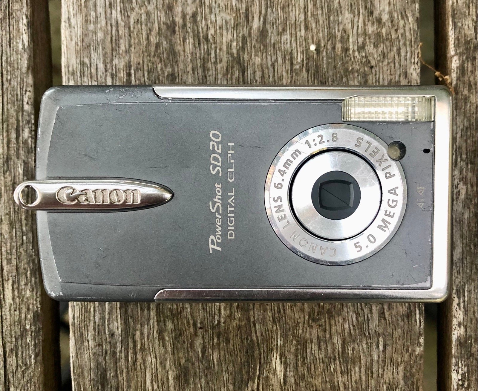 Canon PowerShot Digital ELPH SD20 5.0MP Digital Camera Gray xp
