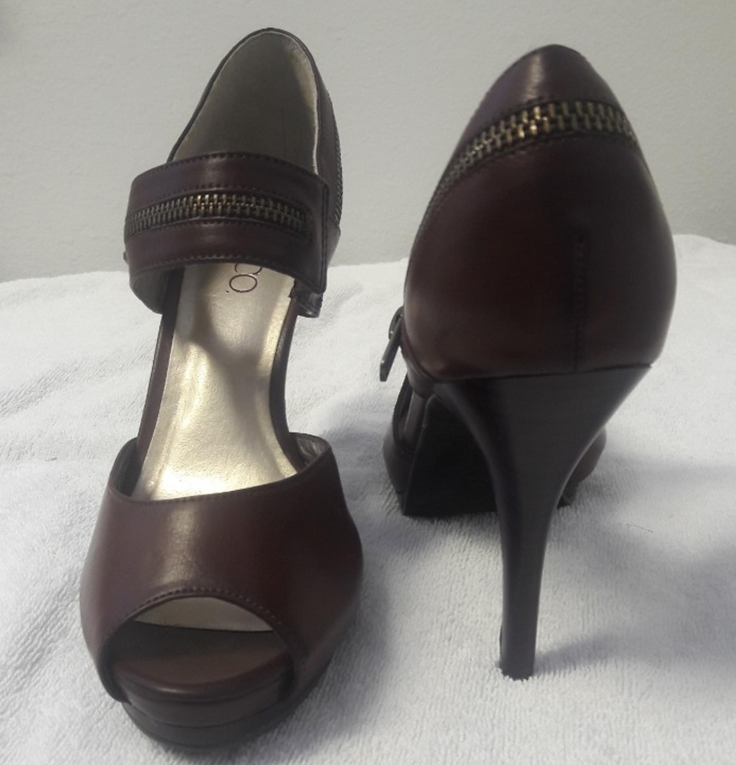 Nine & Co Women's Brown Heels Pumps
