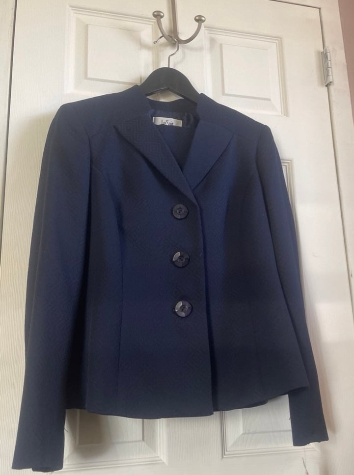 Le suit skirt suit