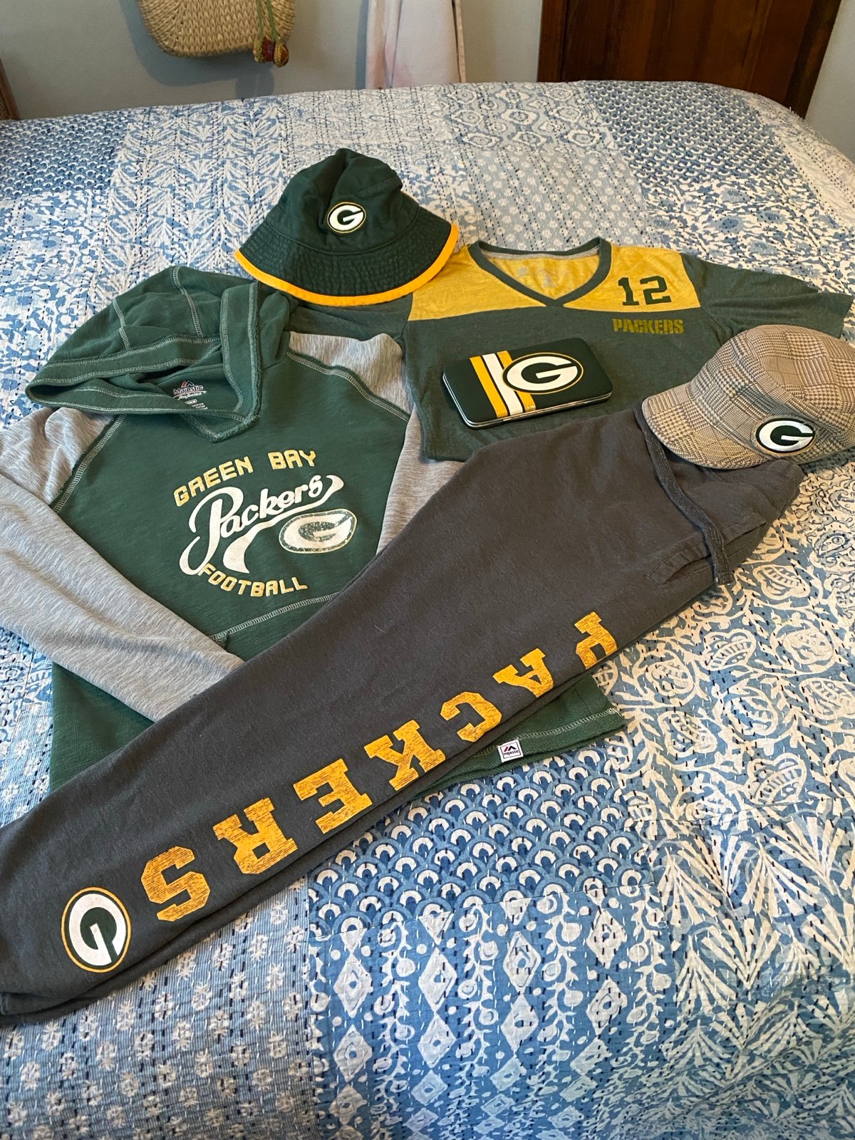 Greenbay Packers Women’s Ultimate Fan Bundle