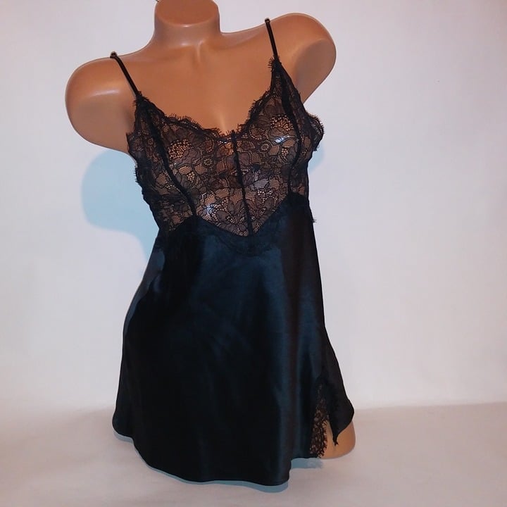 Victoria Secret Lingerie Chemise Slip XS Black Solid Lace Trim Luxe Collection A