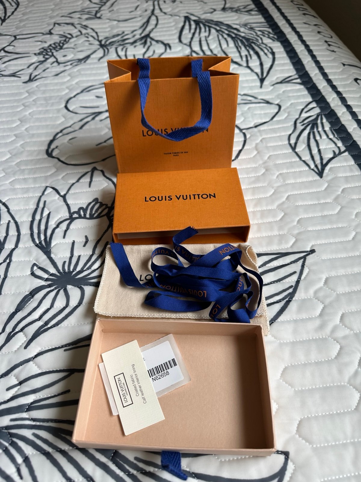 Lv gift box. Including everything in pics. Good for small wallets, jewelry,charm
