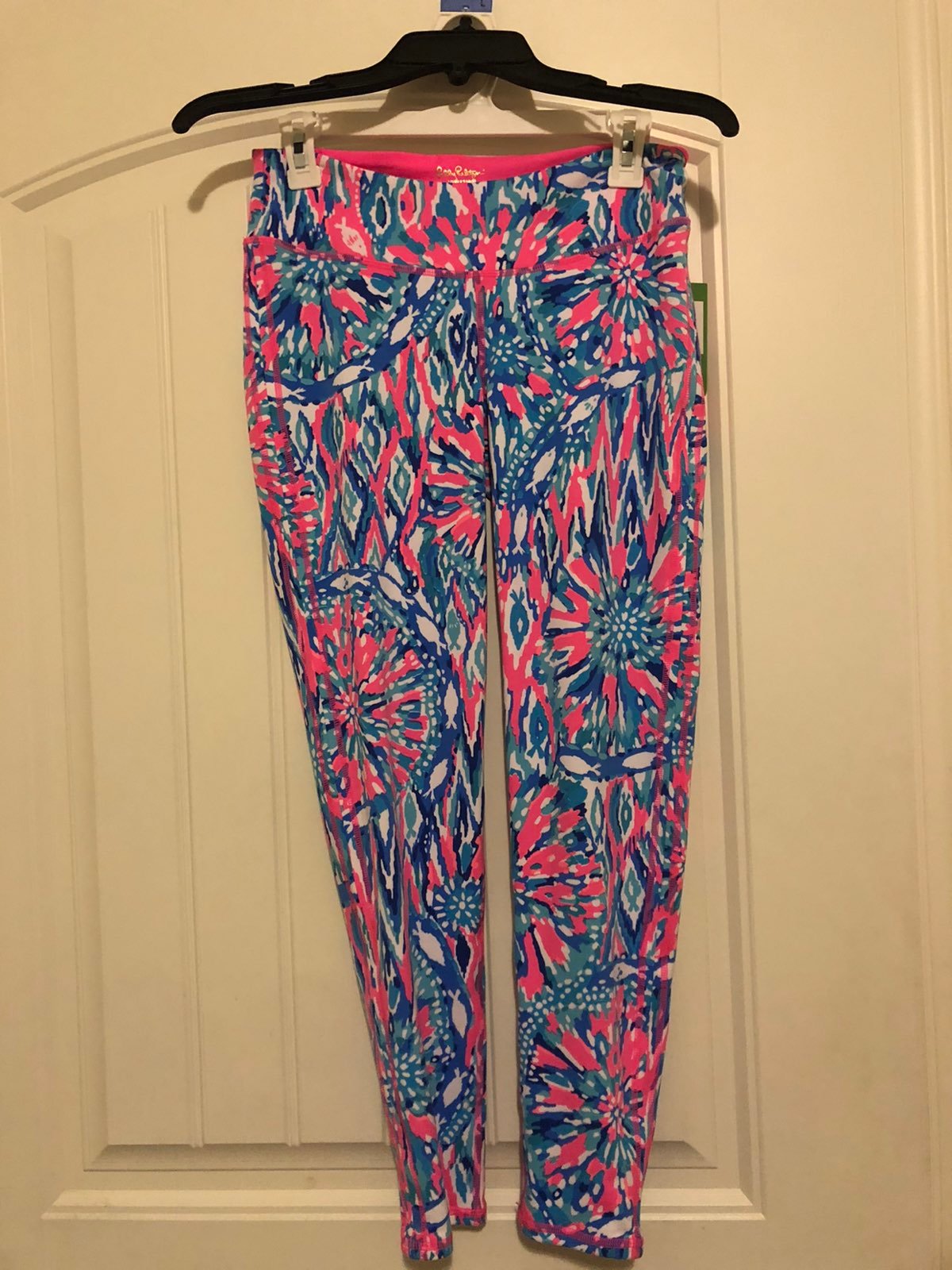 NWT Lilly Weekender Leggings