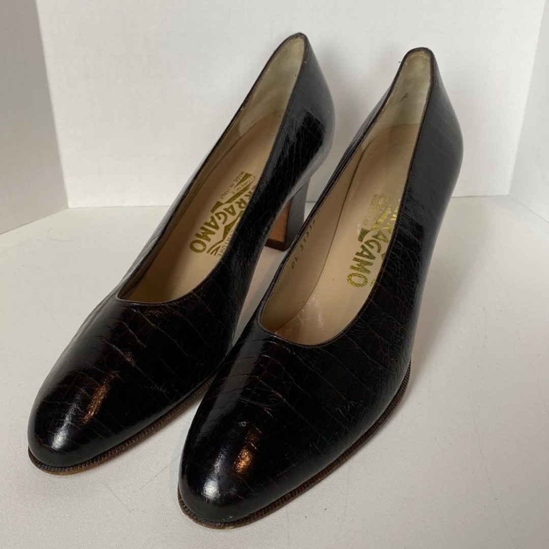 Salvatore Ferragamo Brown Snake Skin Heels Size 8 AA Narrow