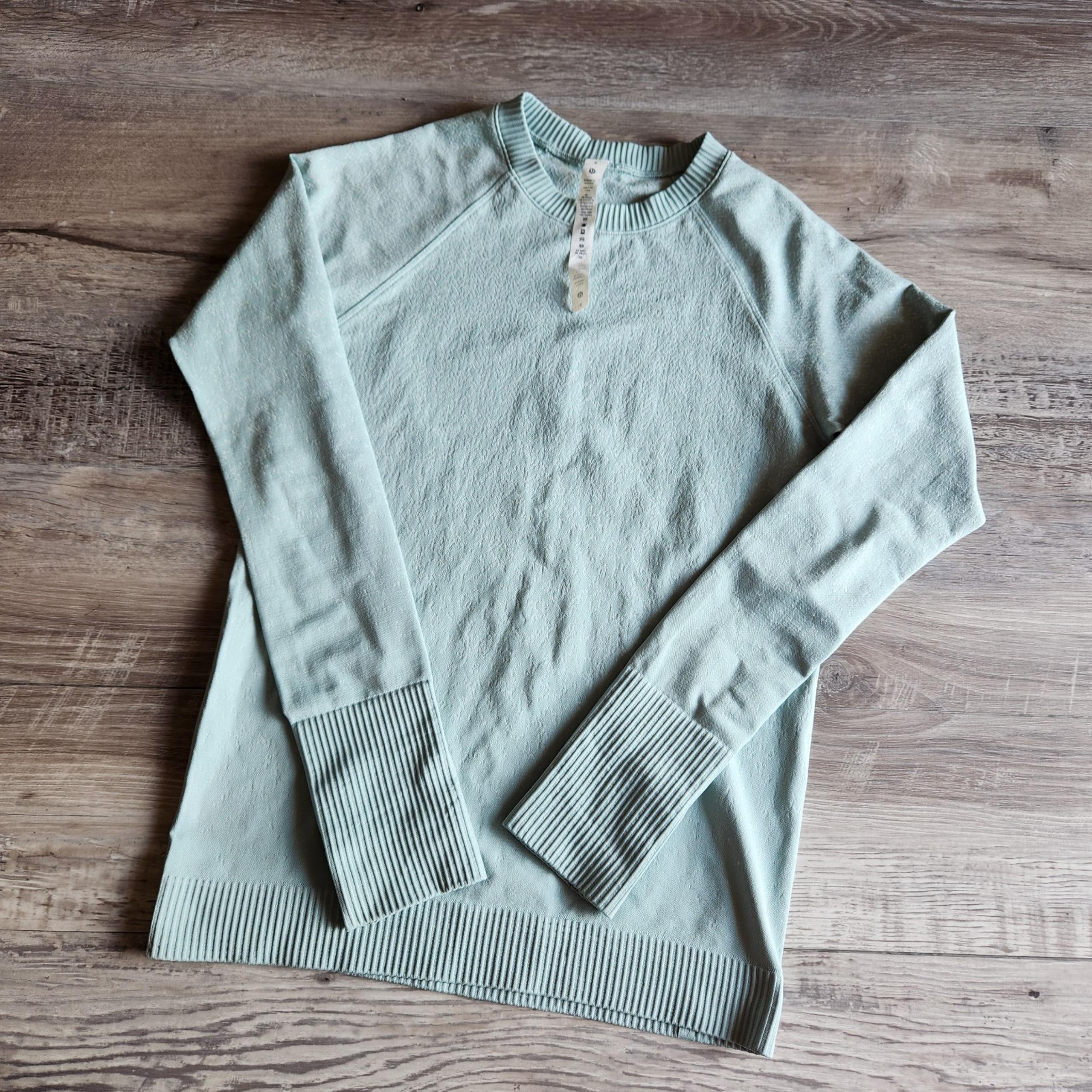 (6) Lululemon long sleeve top
