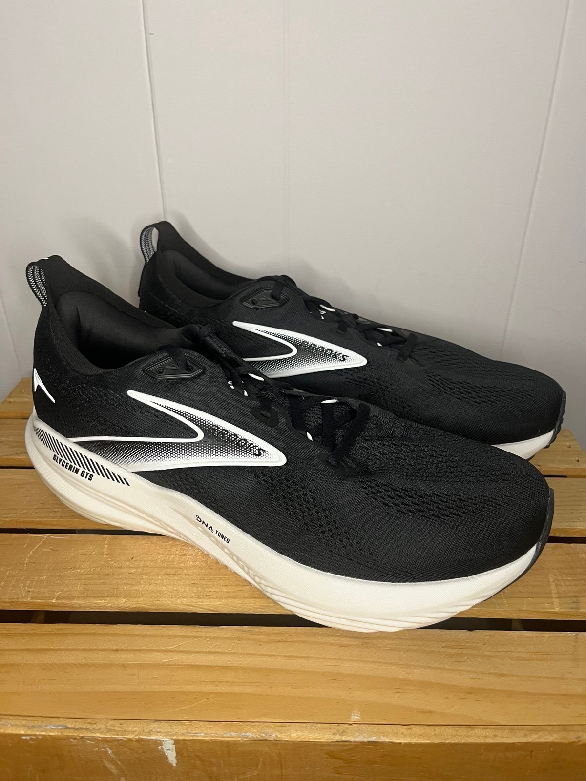 Brooks Glycerin 22 GTS shoes wide