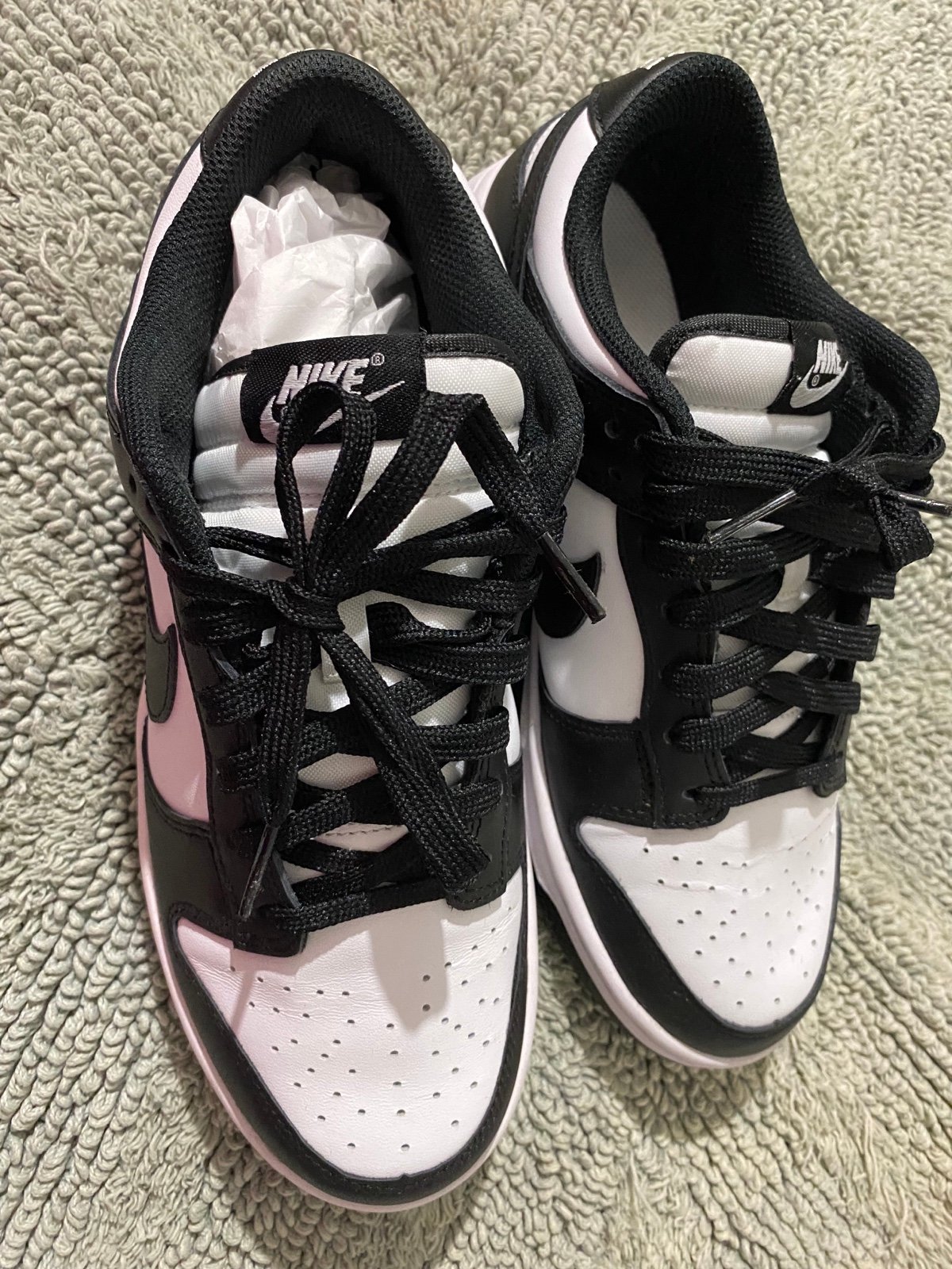 Women’s 8.5 nike low dunk panda in good condition