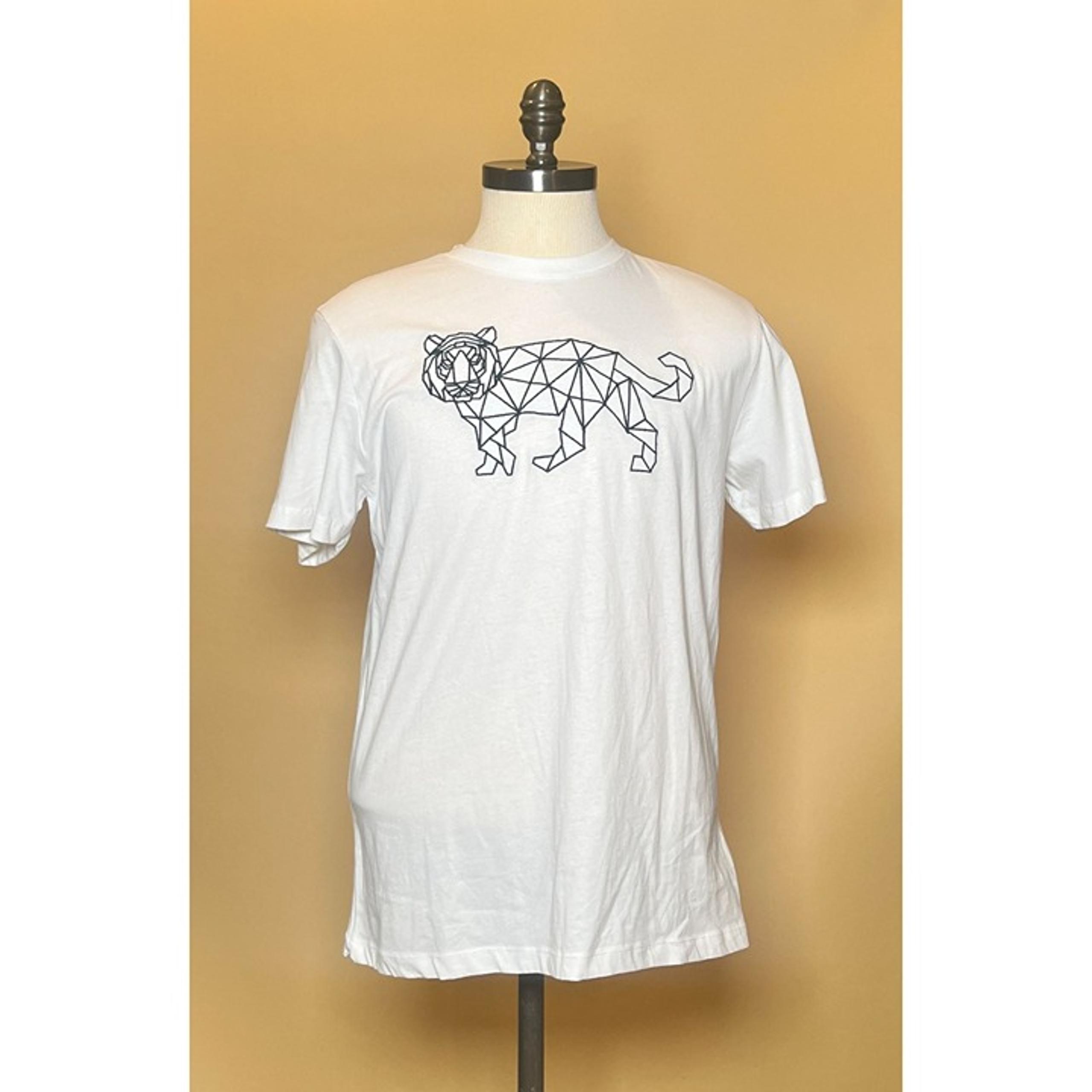 White short sleeve tee with tiger line design